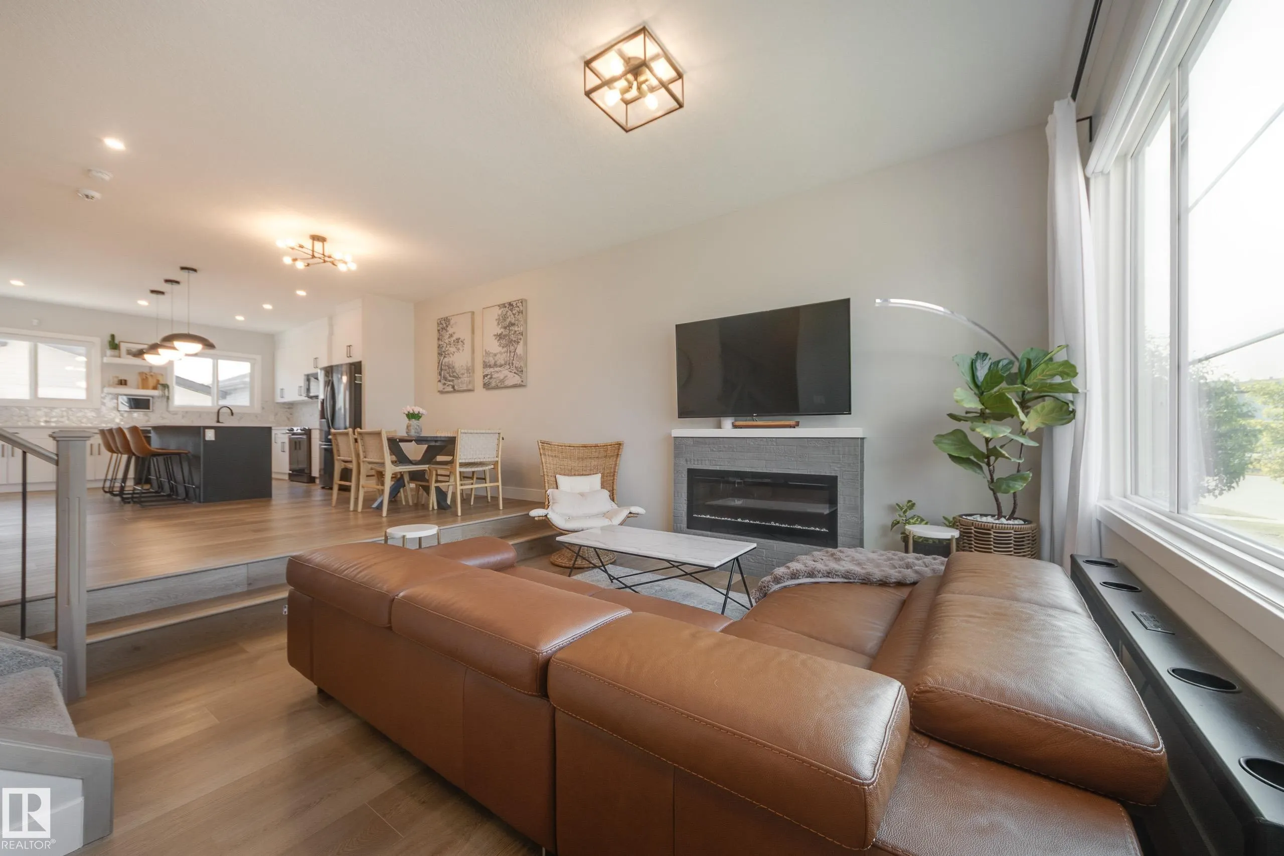 205 CALEDONIA Drive
