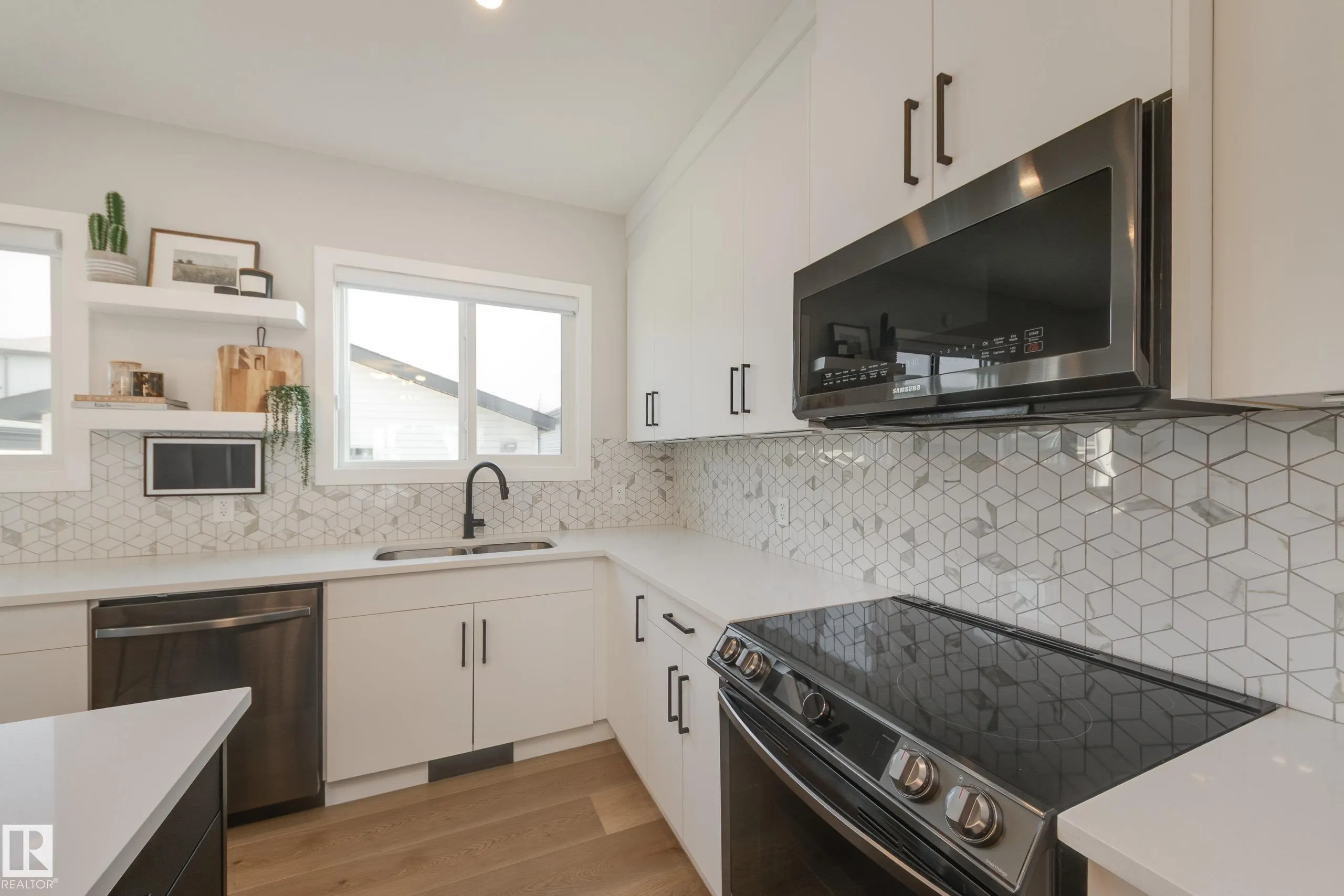 205 CALEDONIA Drive