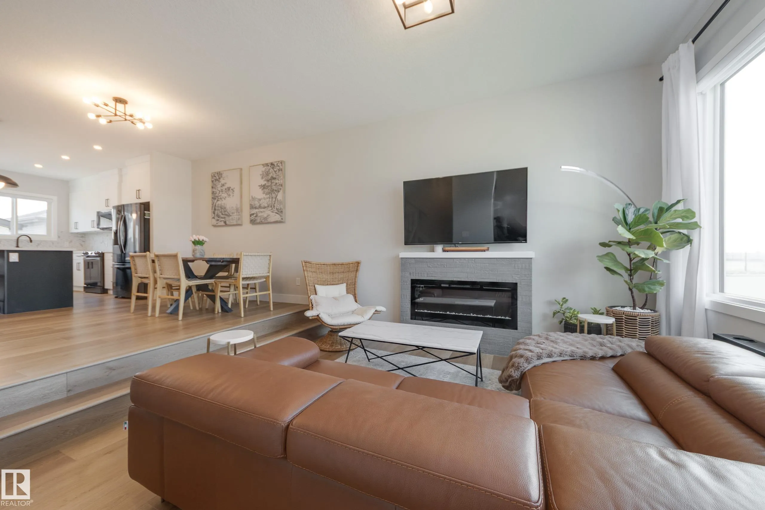205 CALEDONIA Drive