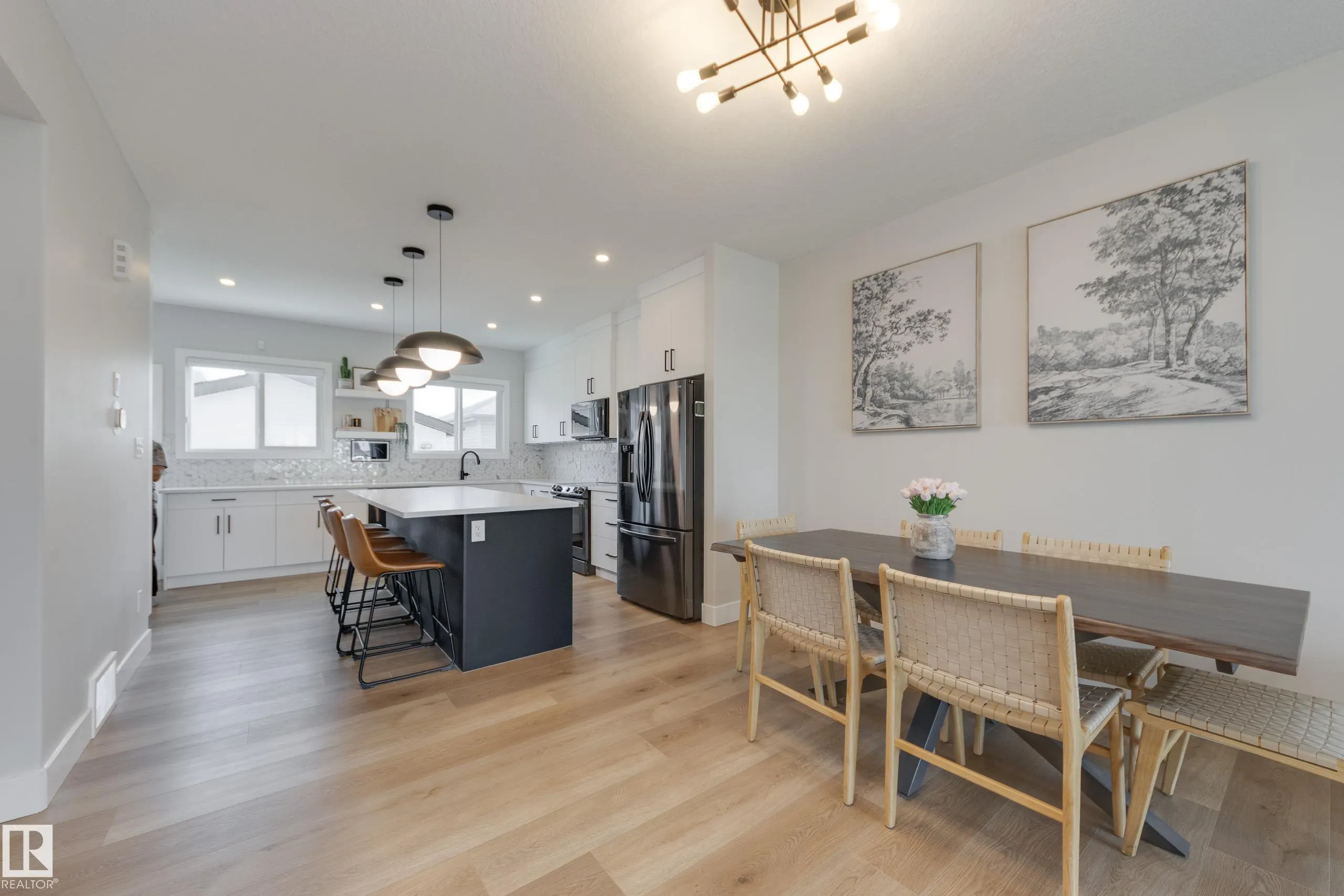 205 CALEDONIA Drive