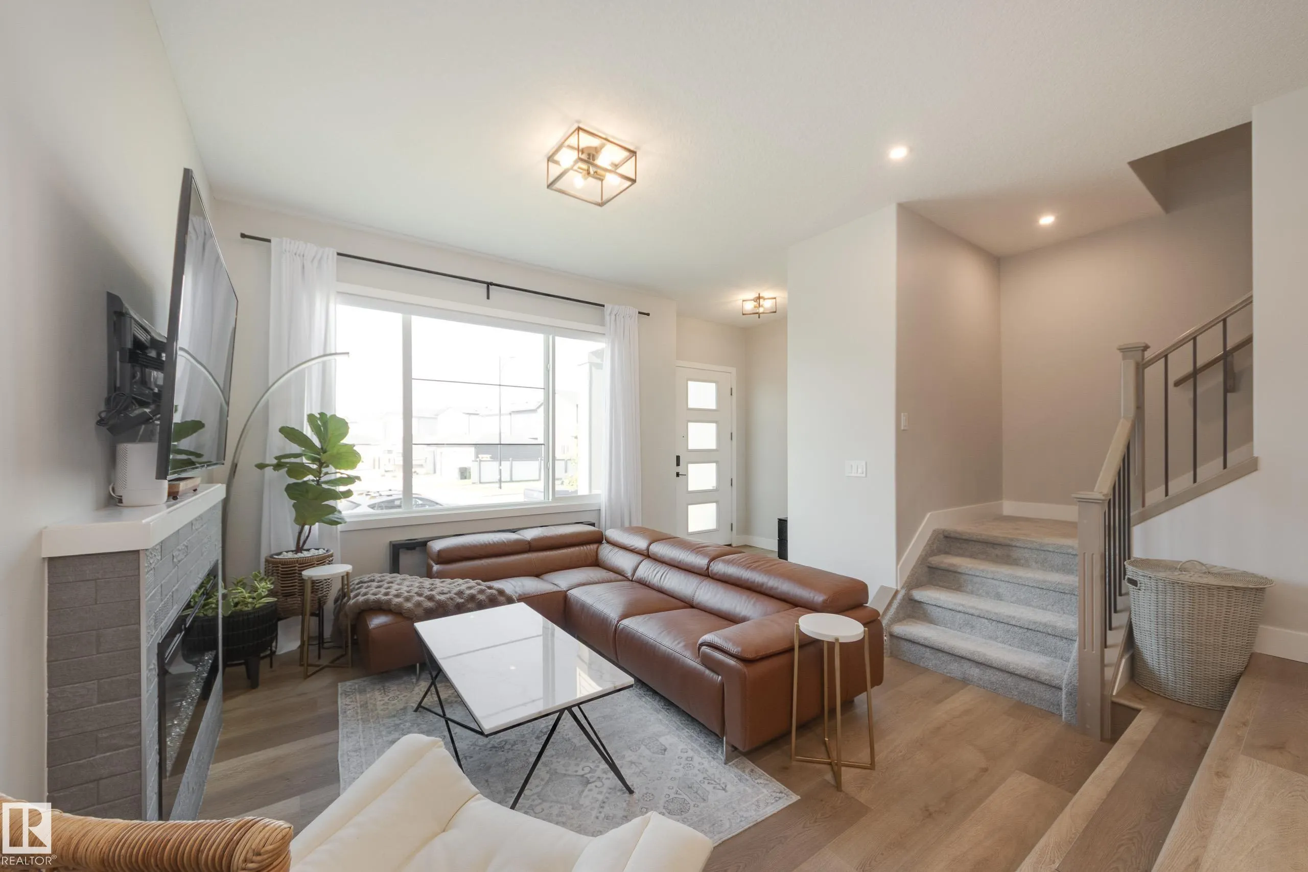 205 CALEDONIA Drive
