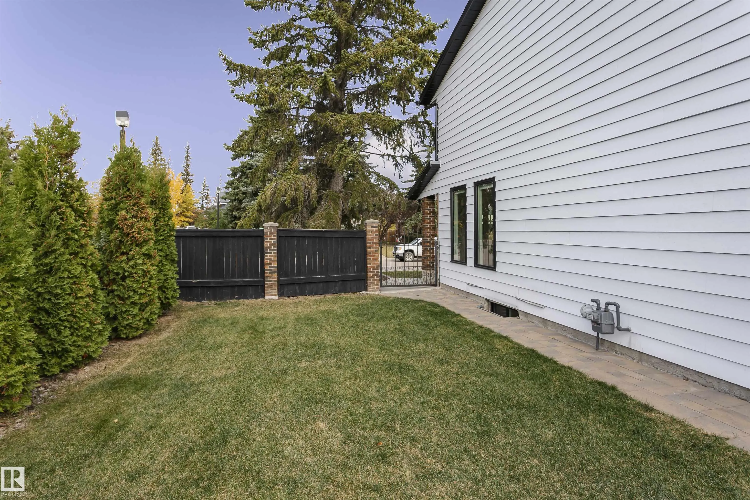 177 Wolf Willow Crescent