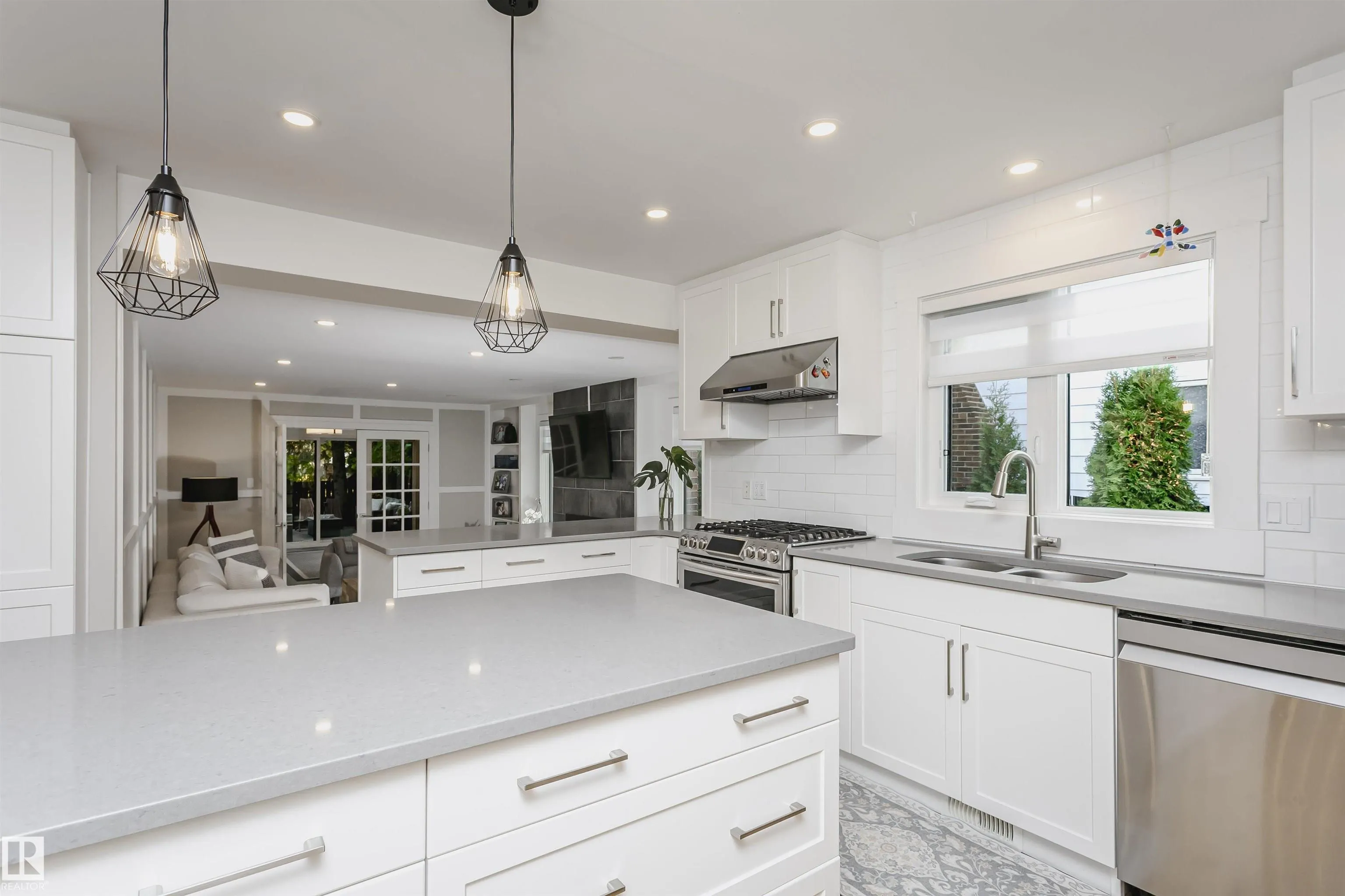 177 Wolf Willow Crescent