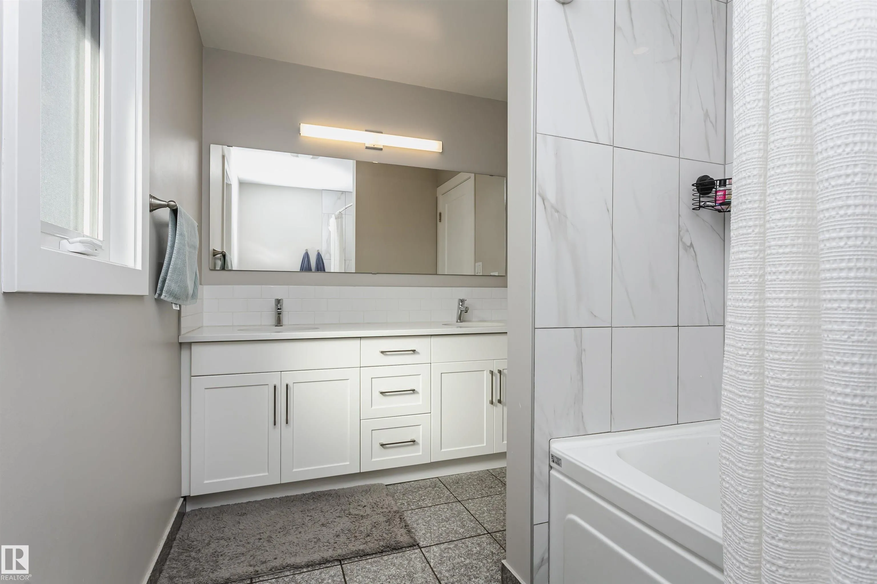 177 Wolf Willow Crescent