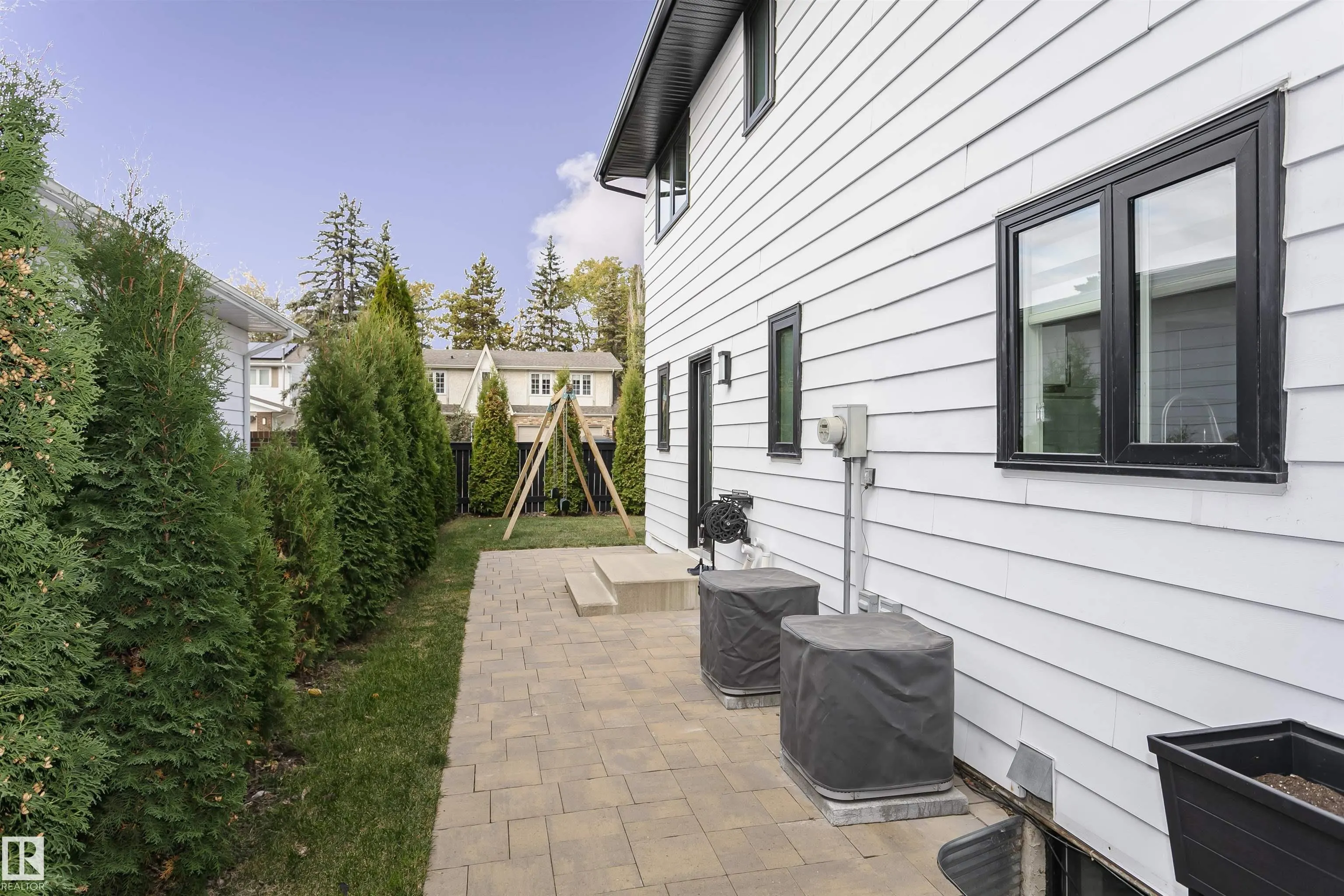 177 Wolf Willow Crescent
