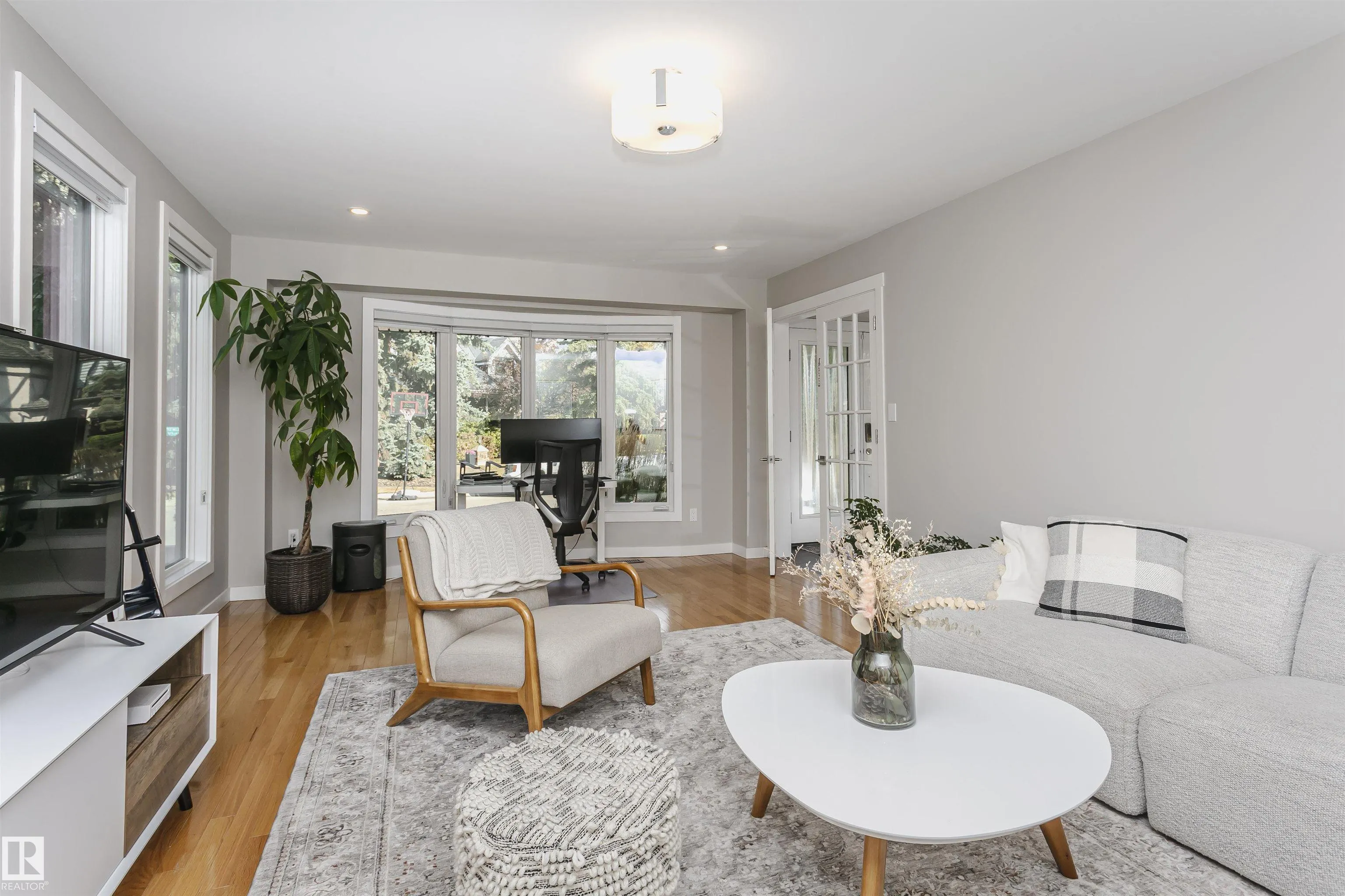 177 Wolf Willow Crescent