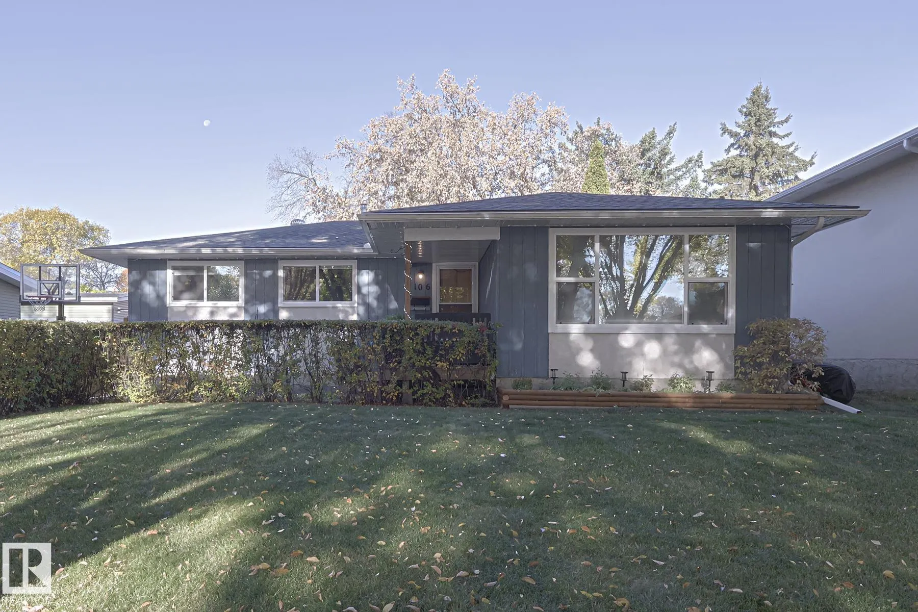 106 FOREST Drive