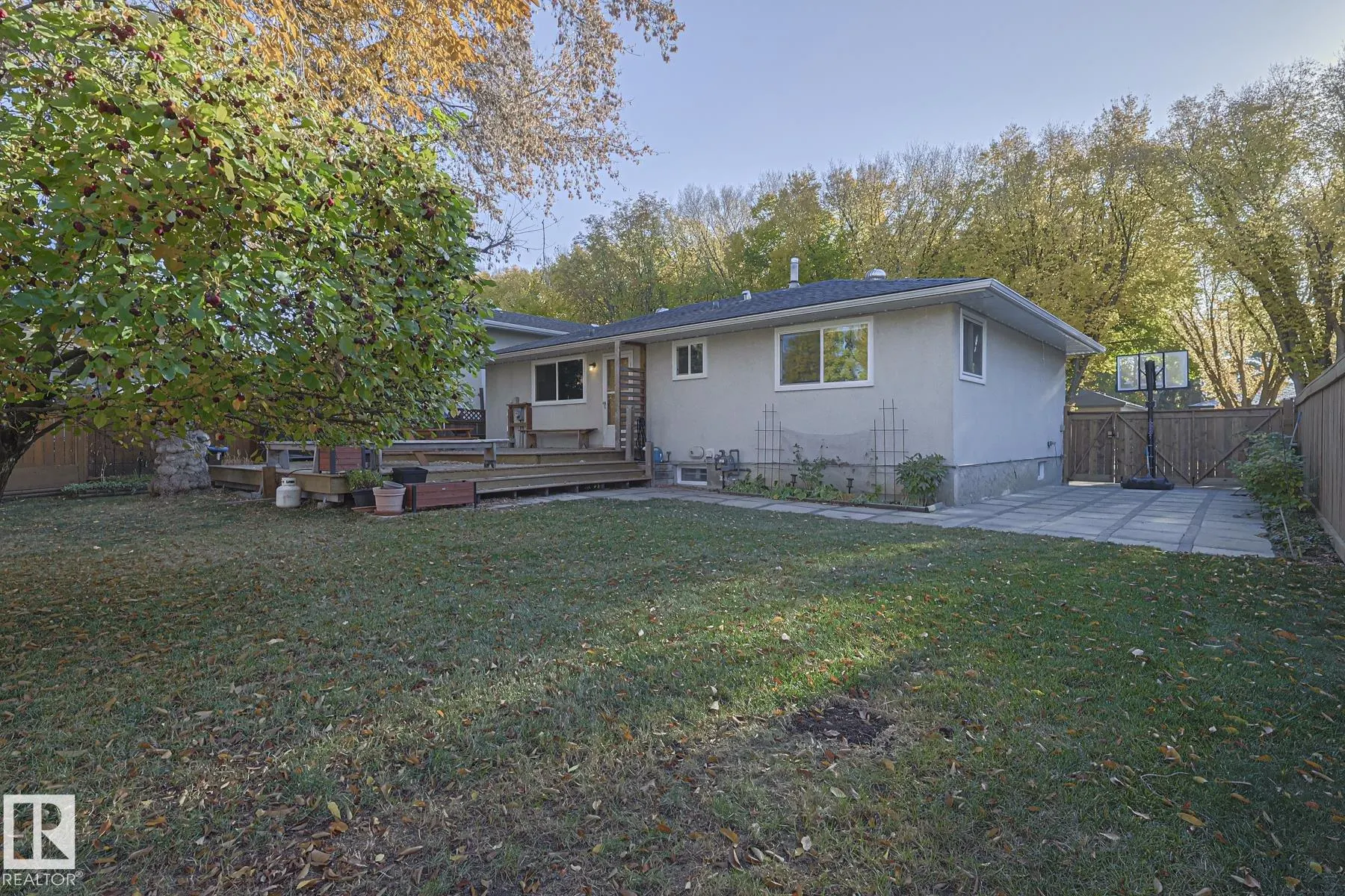 106 FOREST Drive