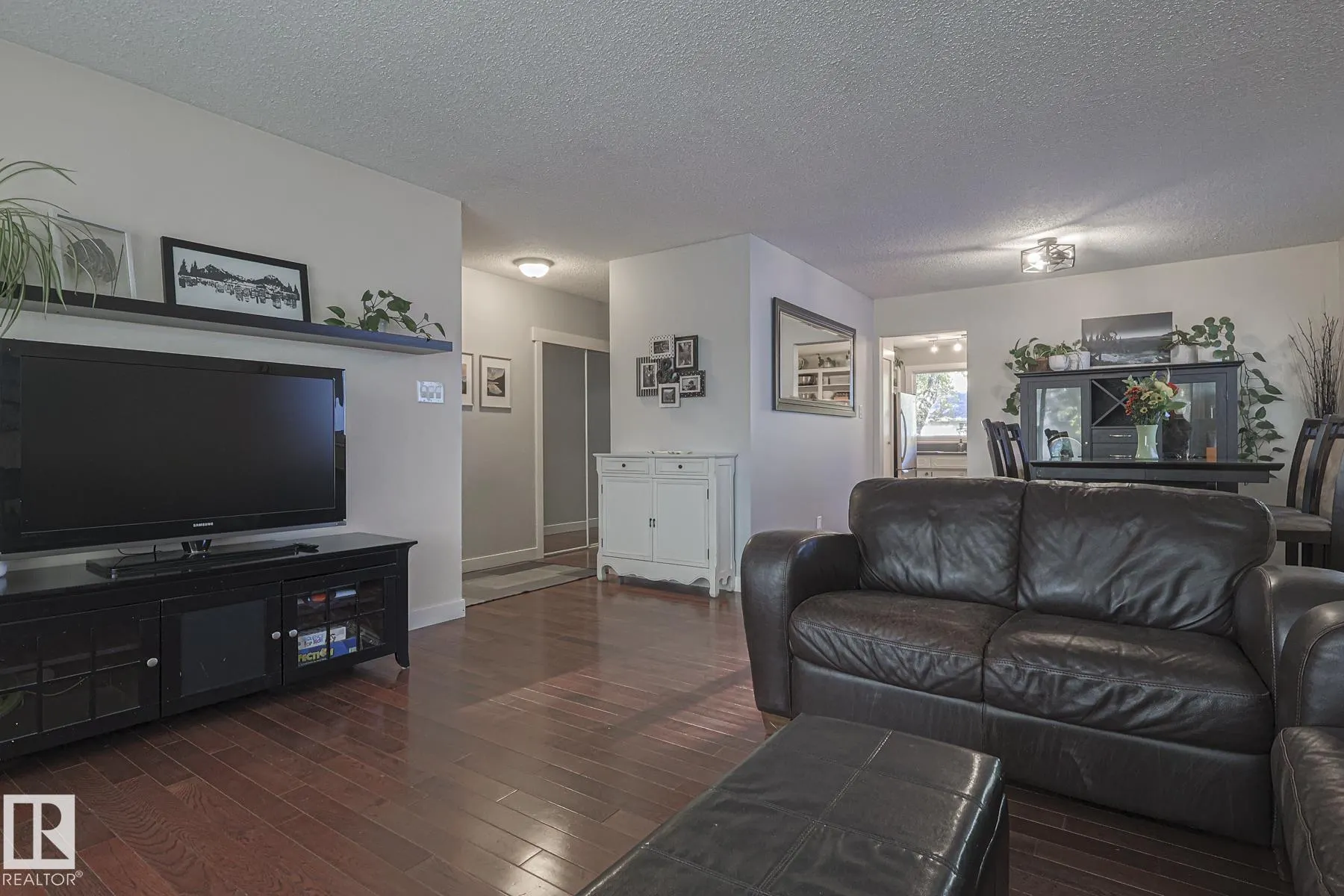 106 FOREST Drive