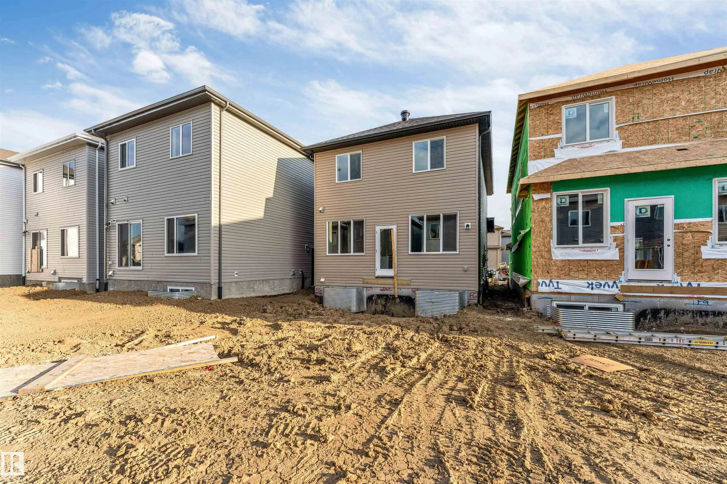 1216 13 Ave