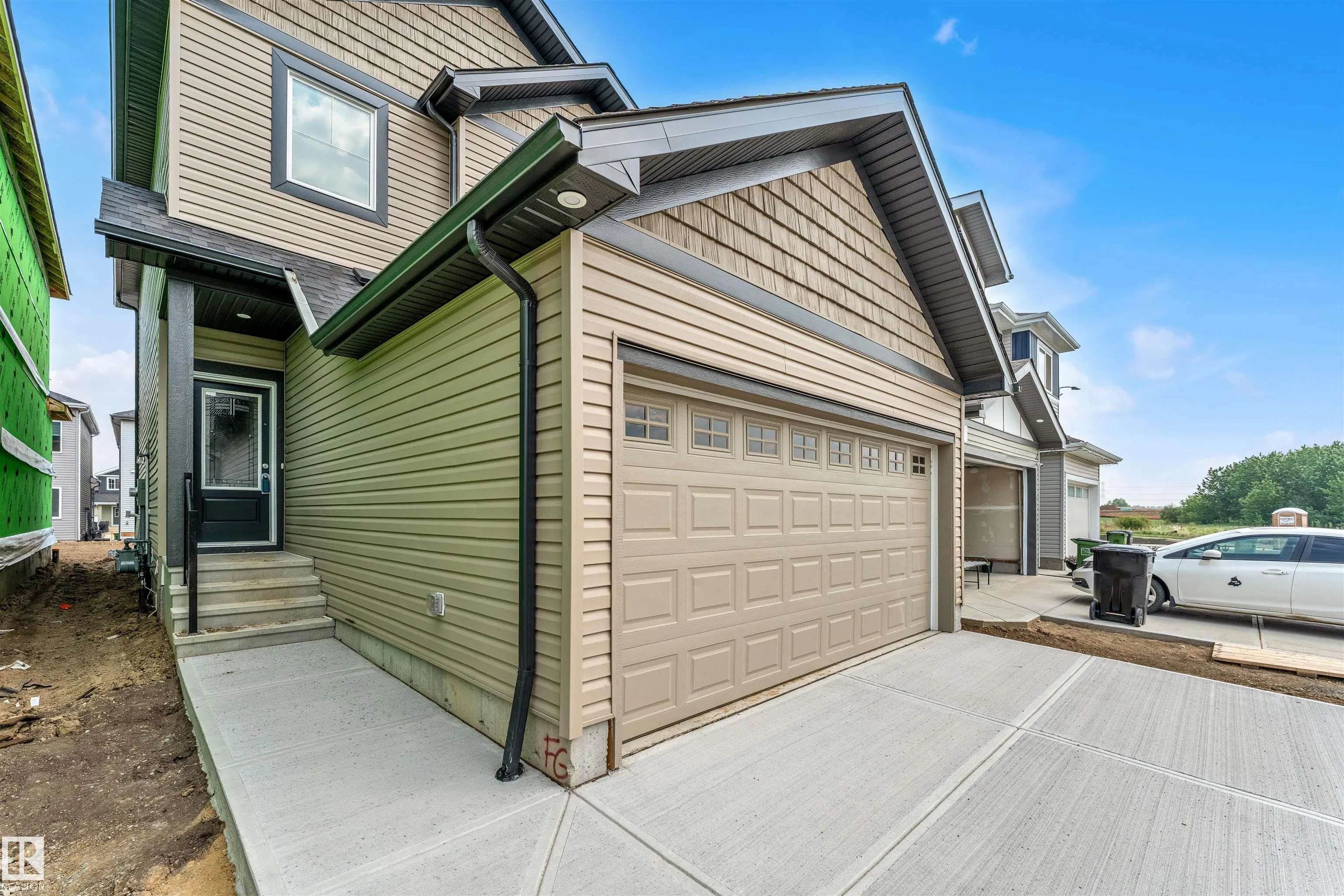 1216 13 Ave