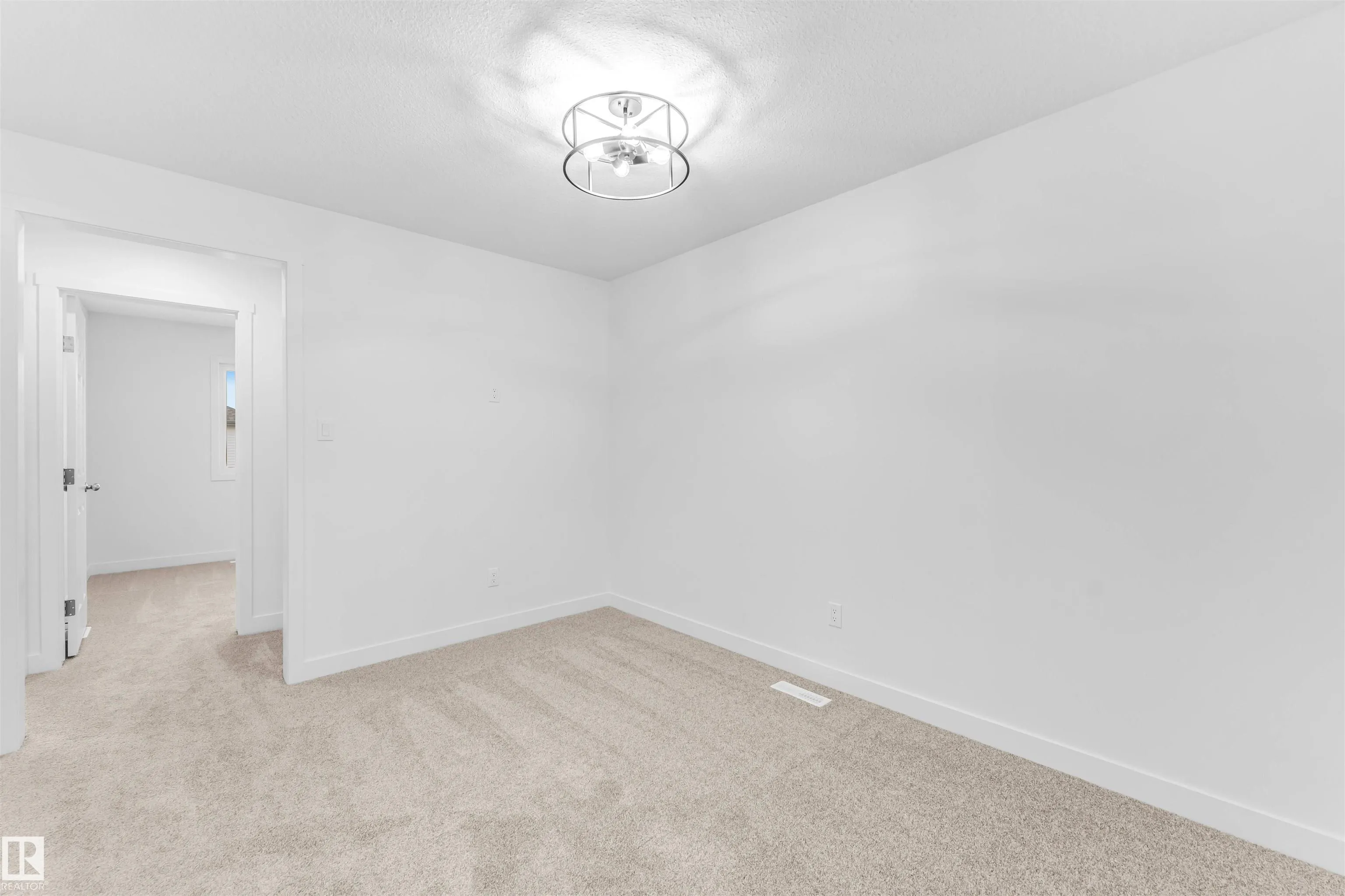 1216 13 Ave