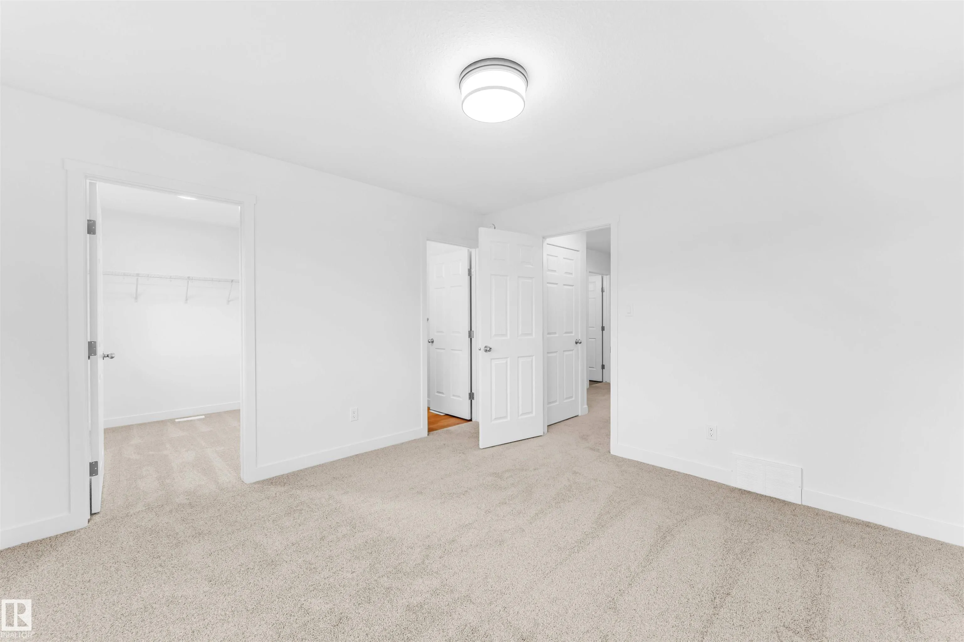 1216 13 Ave