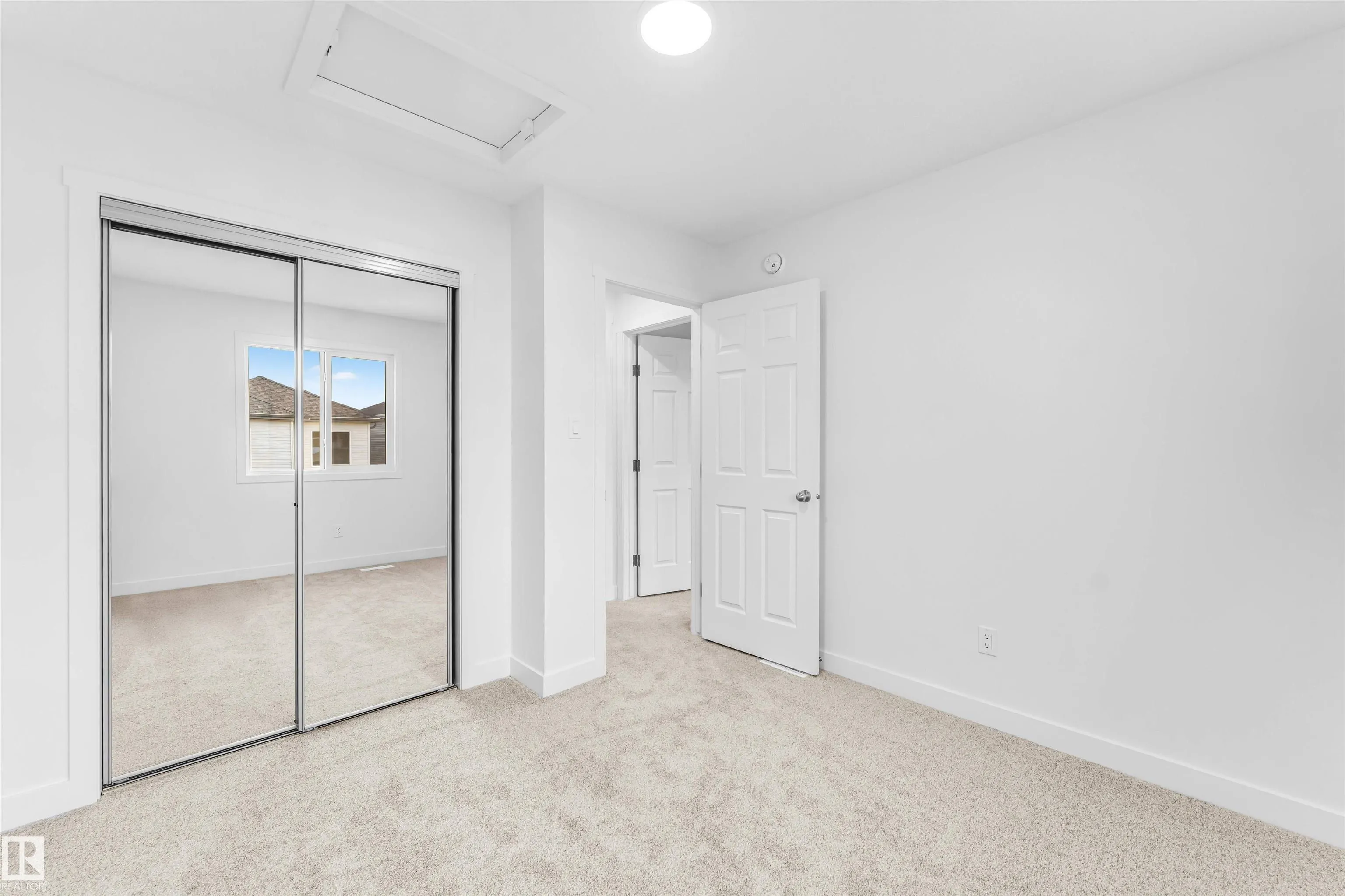 1216 13 Ave
