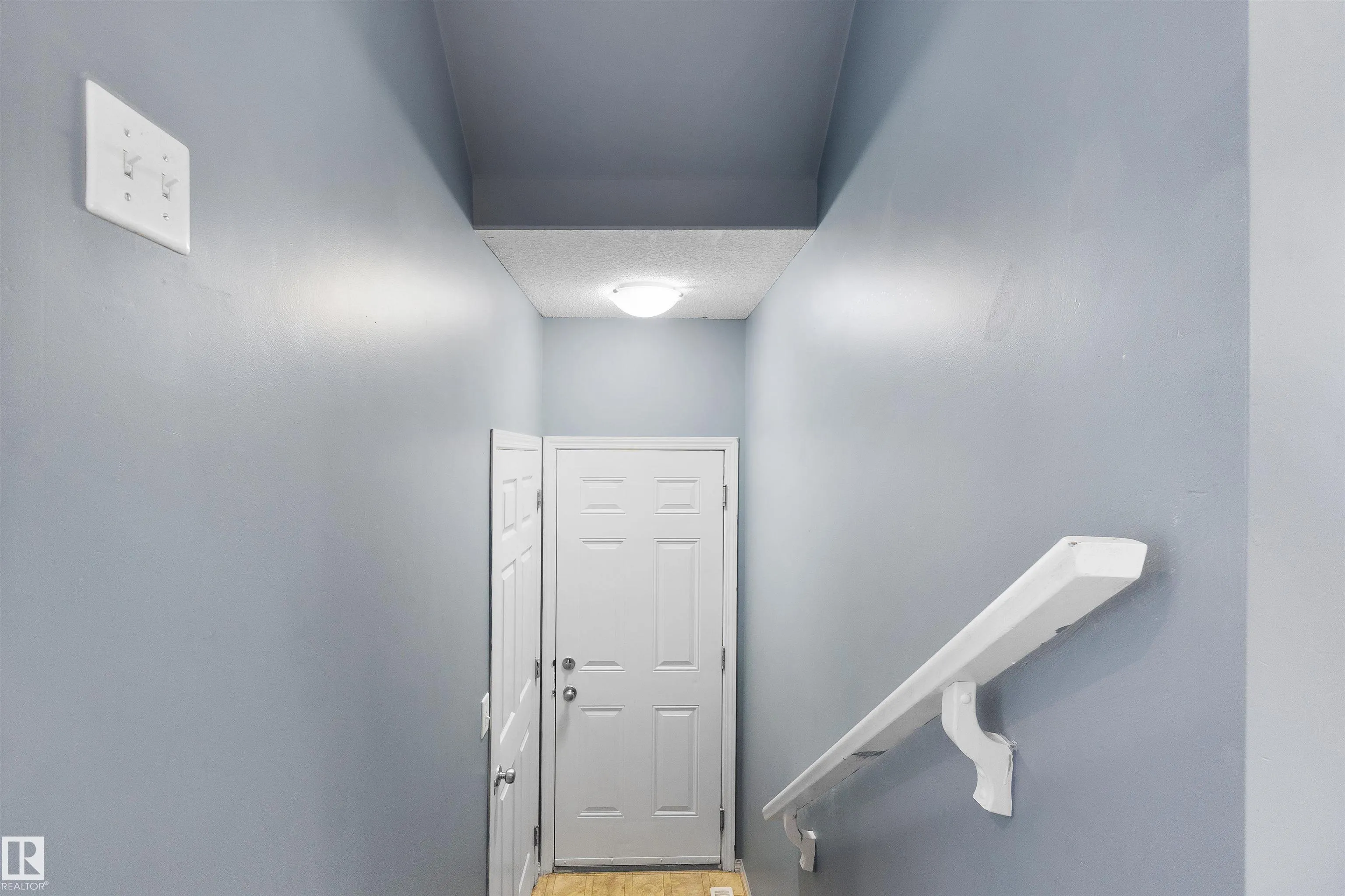 2503 24 Street