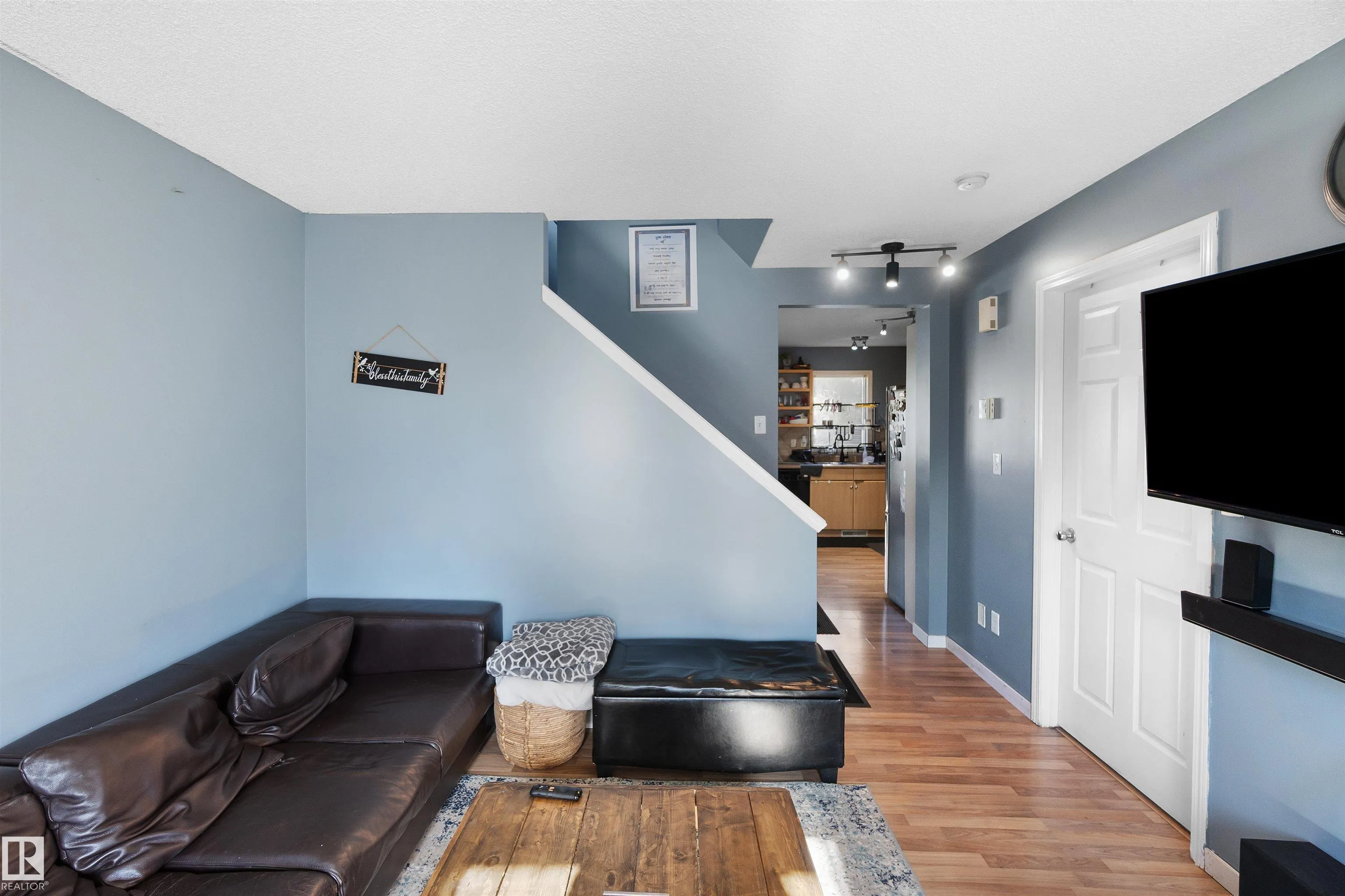 2503 24 Street