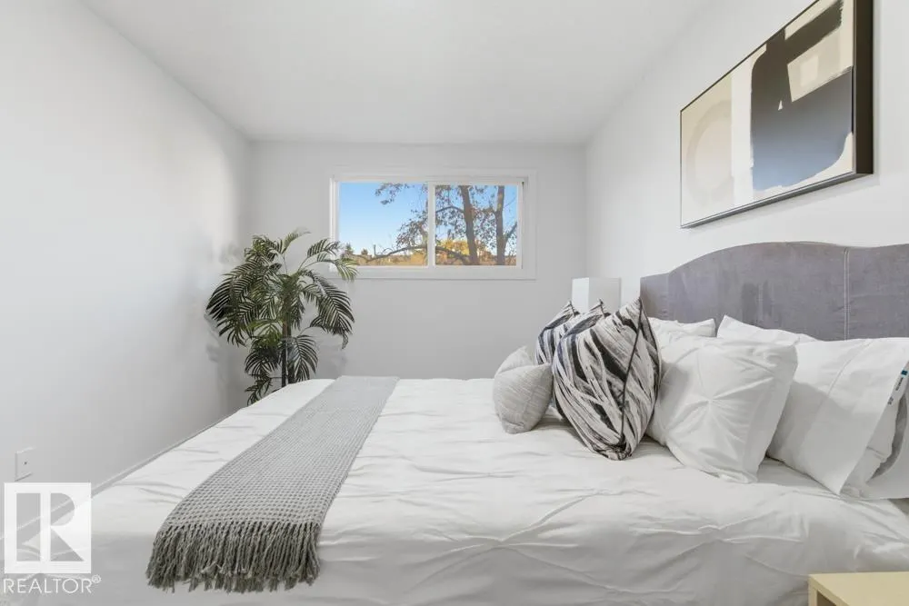 12G CLAREVIEW Village