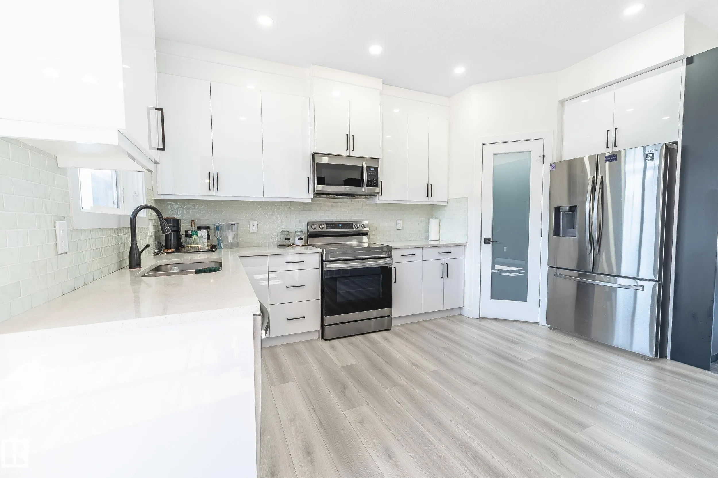 1703 16 Avenue