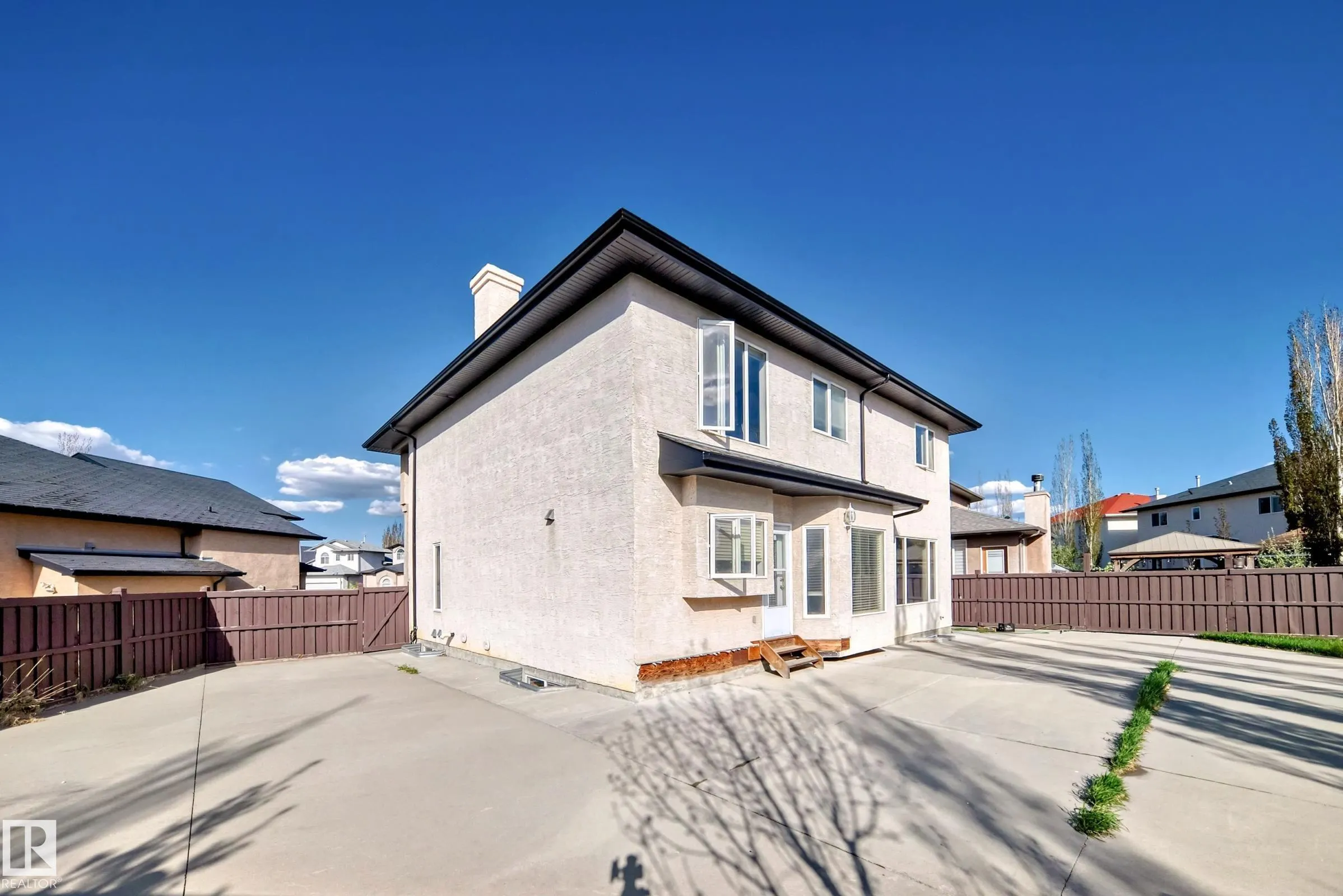 16104 136 Street