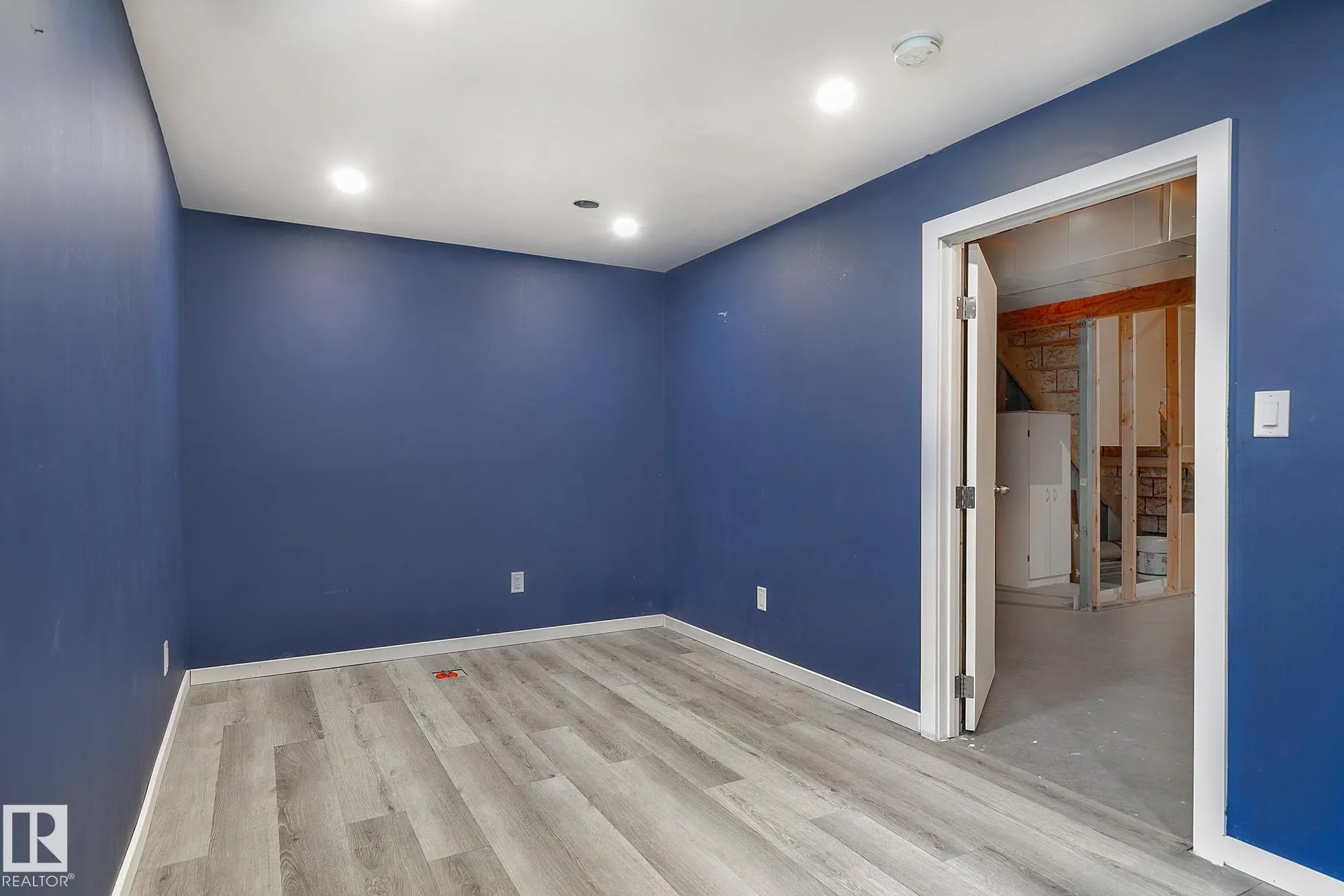 7388 EDGEMONT Way