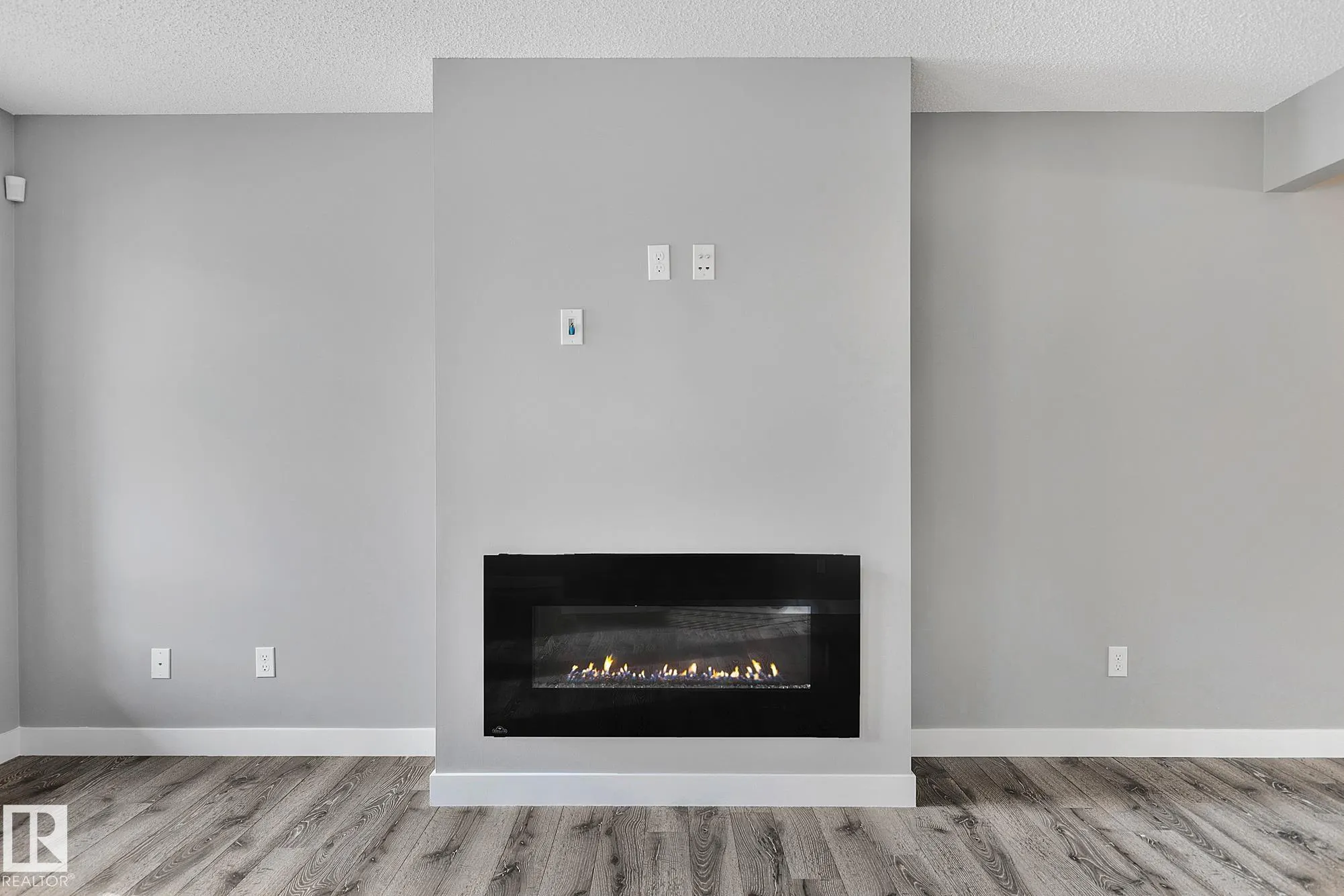 7388 EDGEMONT Way