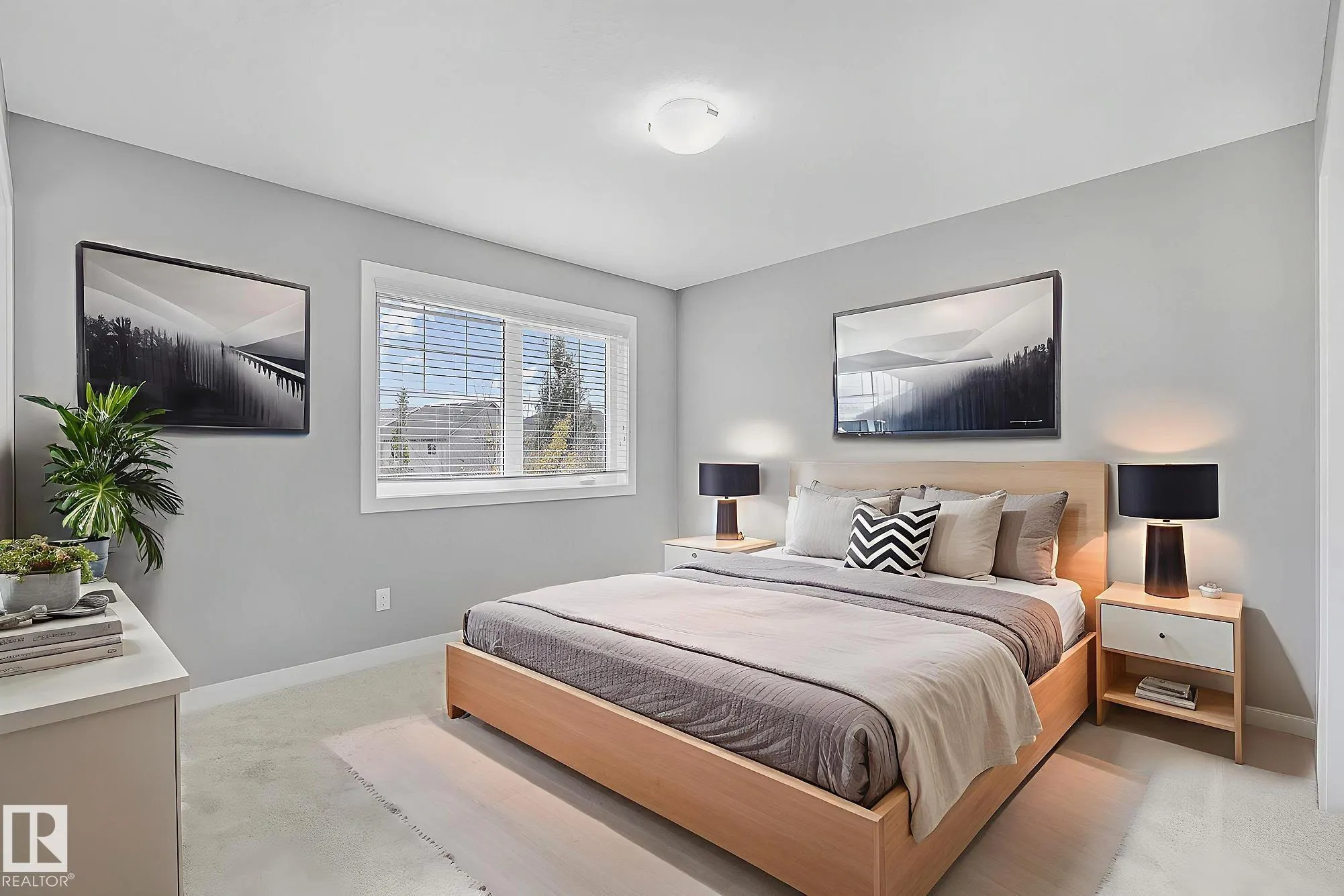 7388 EDGEMONT Way