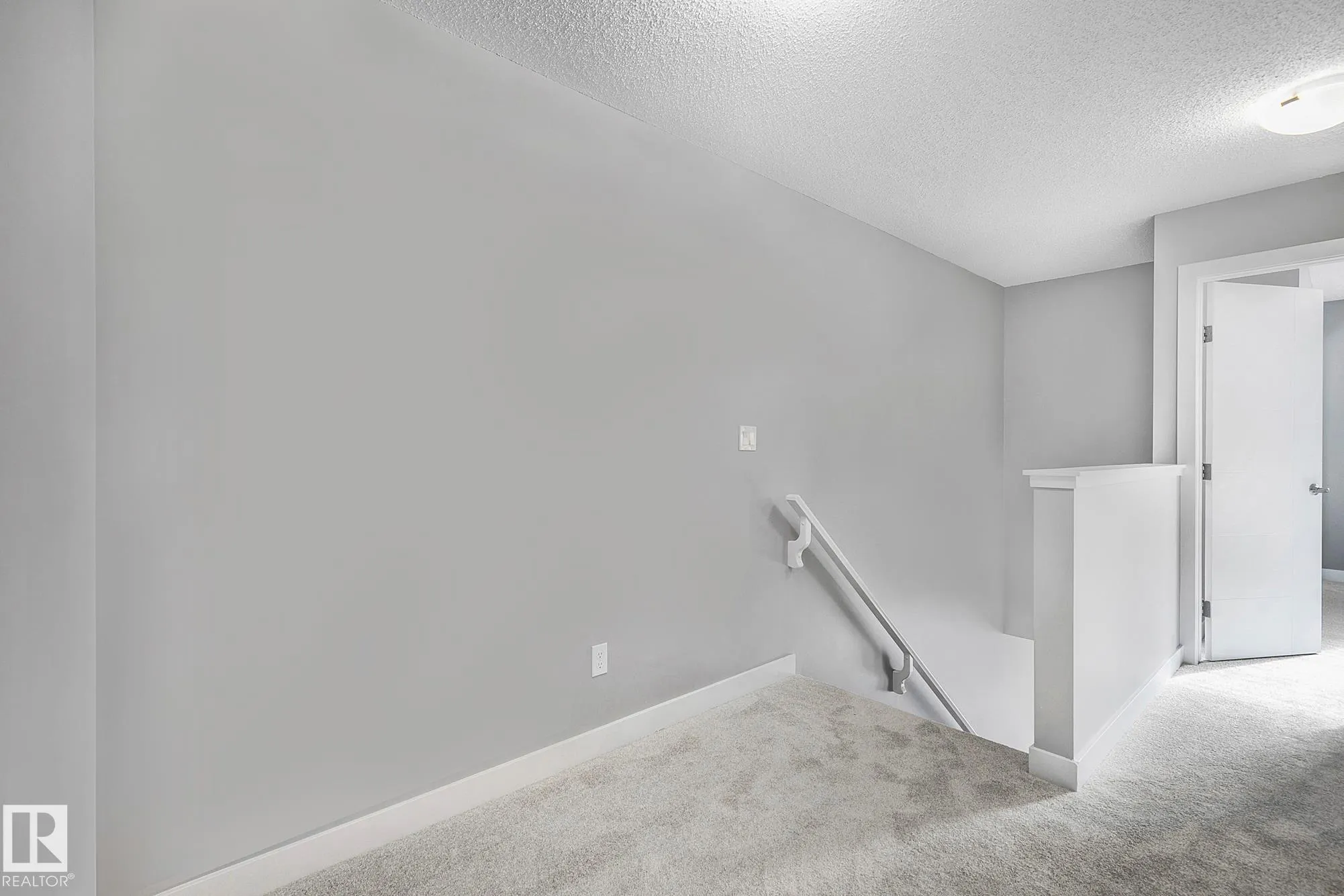 7388 EDGEMONT Way