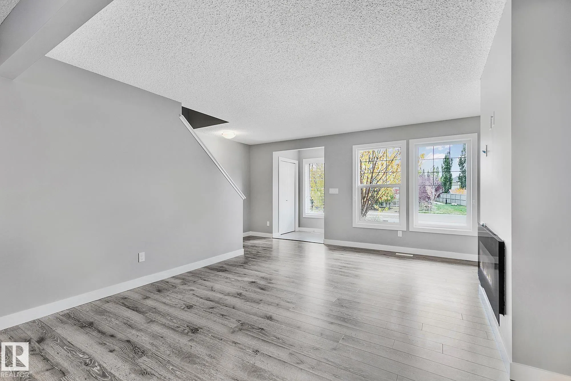 7388 EDGEMONT Way
