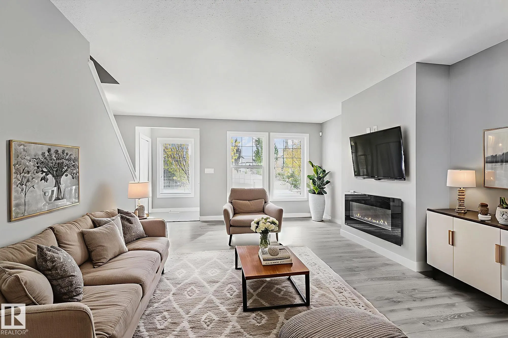 7388 EDGEMONT Way