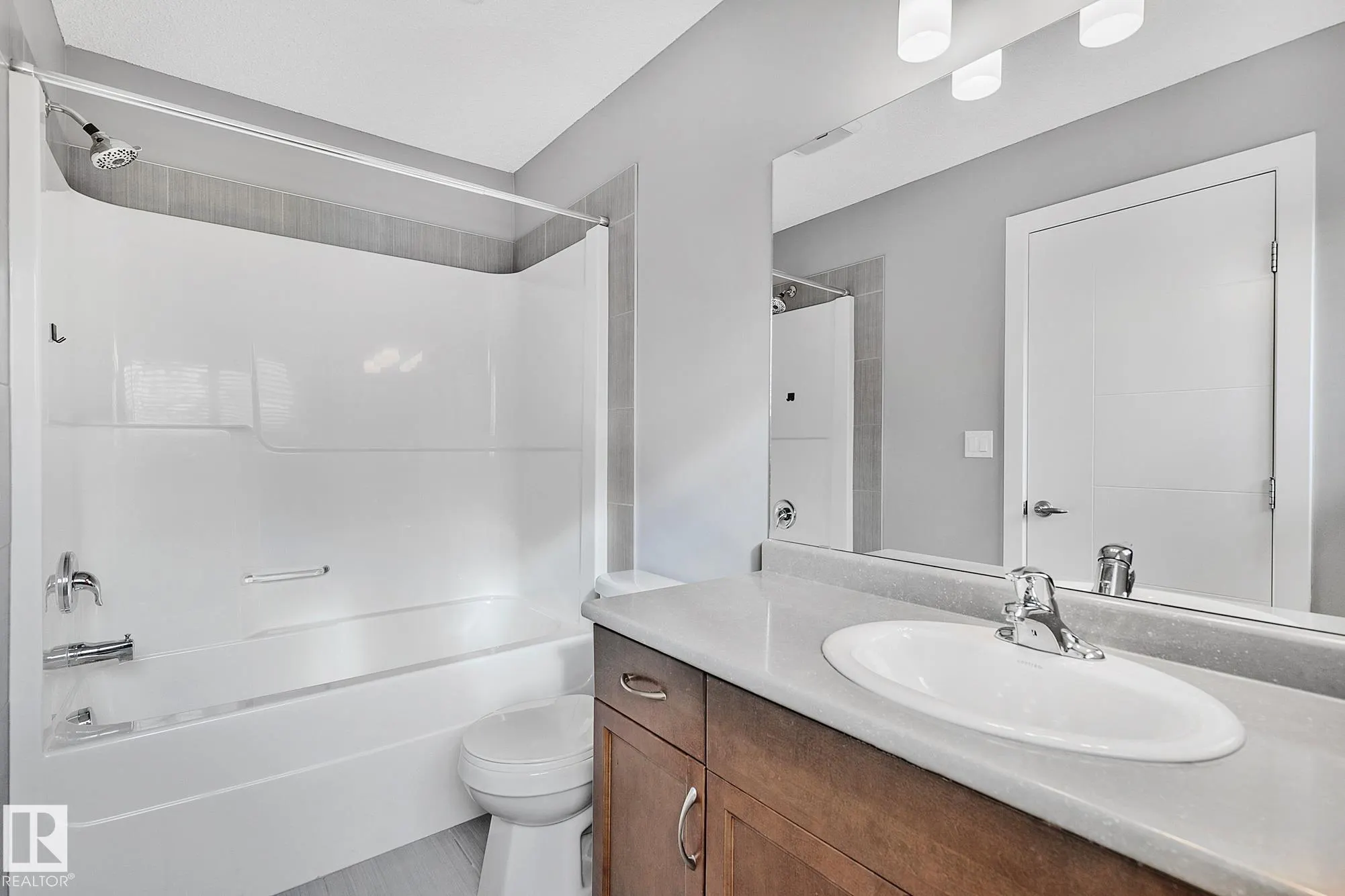 7388 EDGEMONT Way