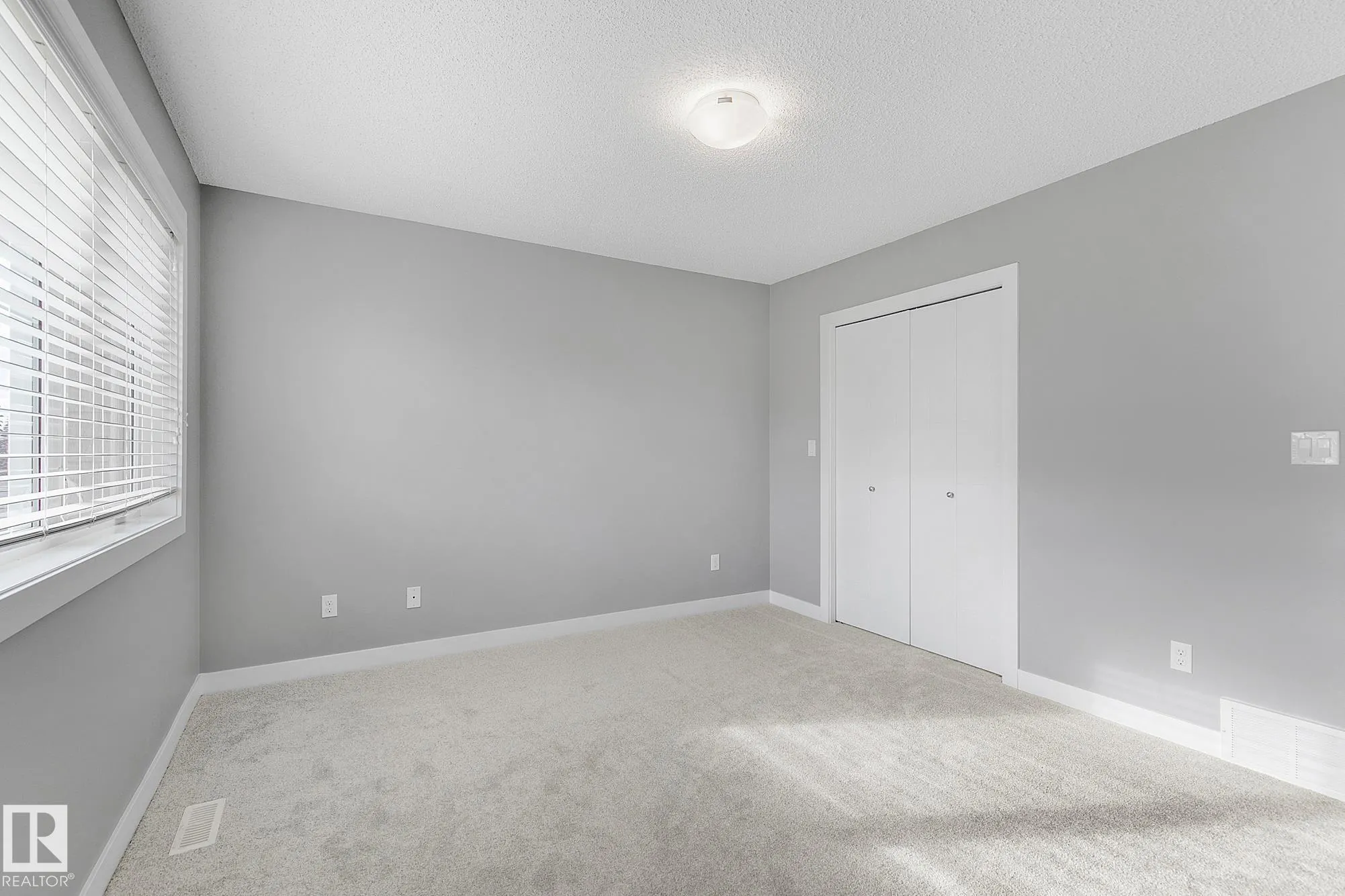 7388 EDGEMONT Way