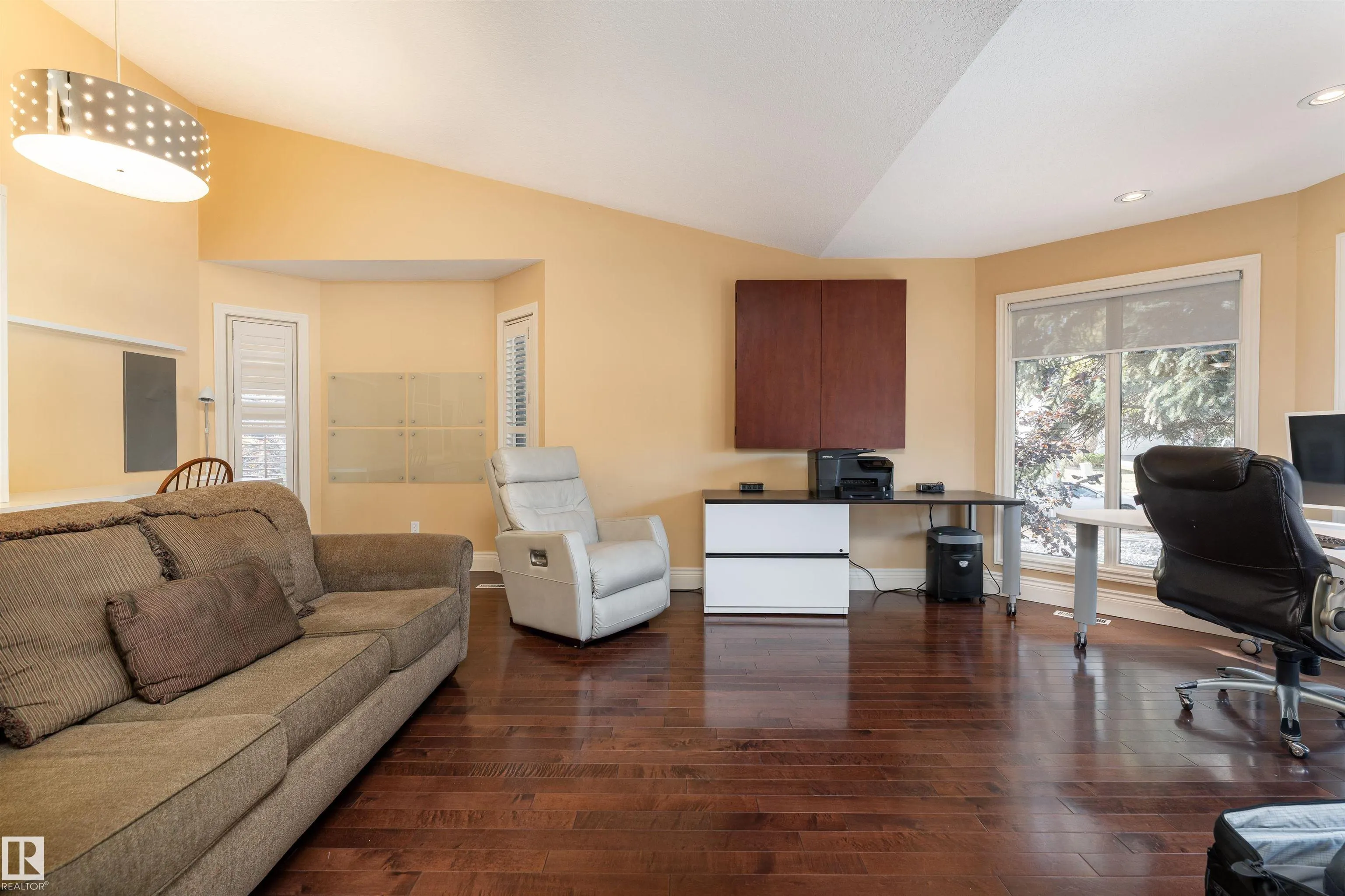 1 IRONGATE Place