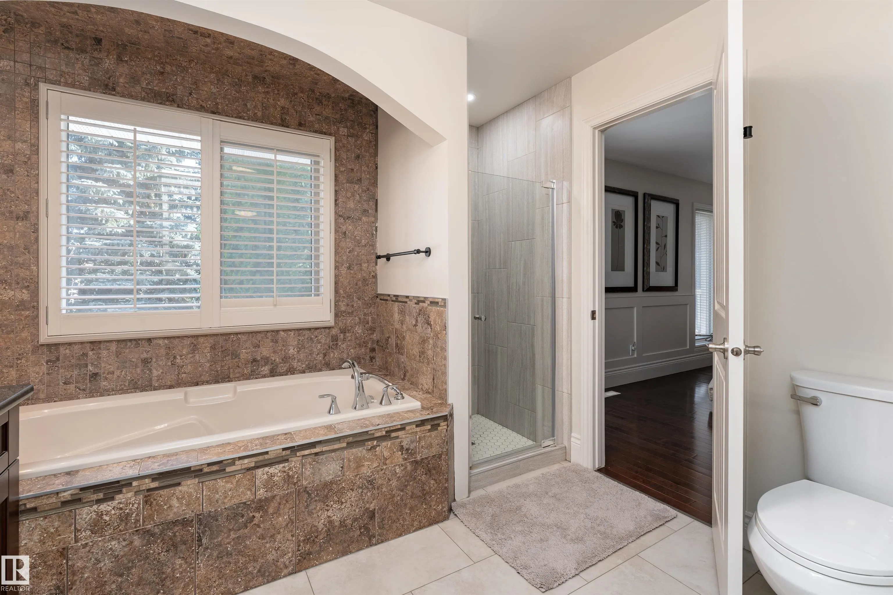 1 IRONGATE Place