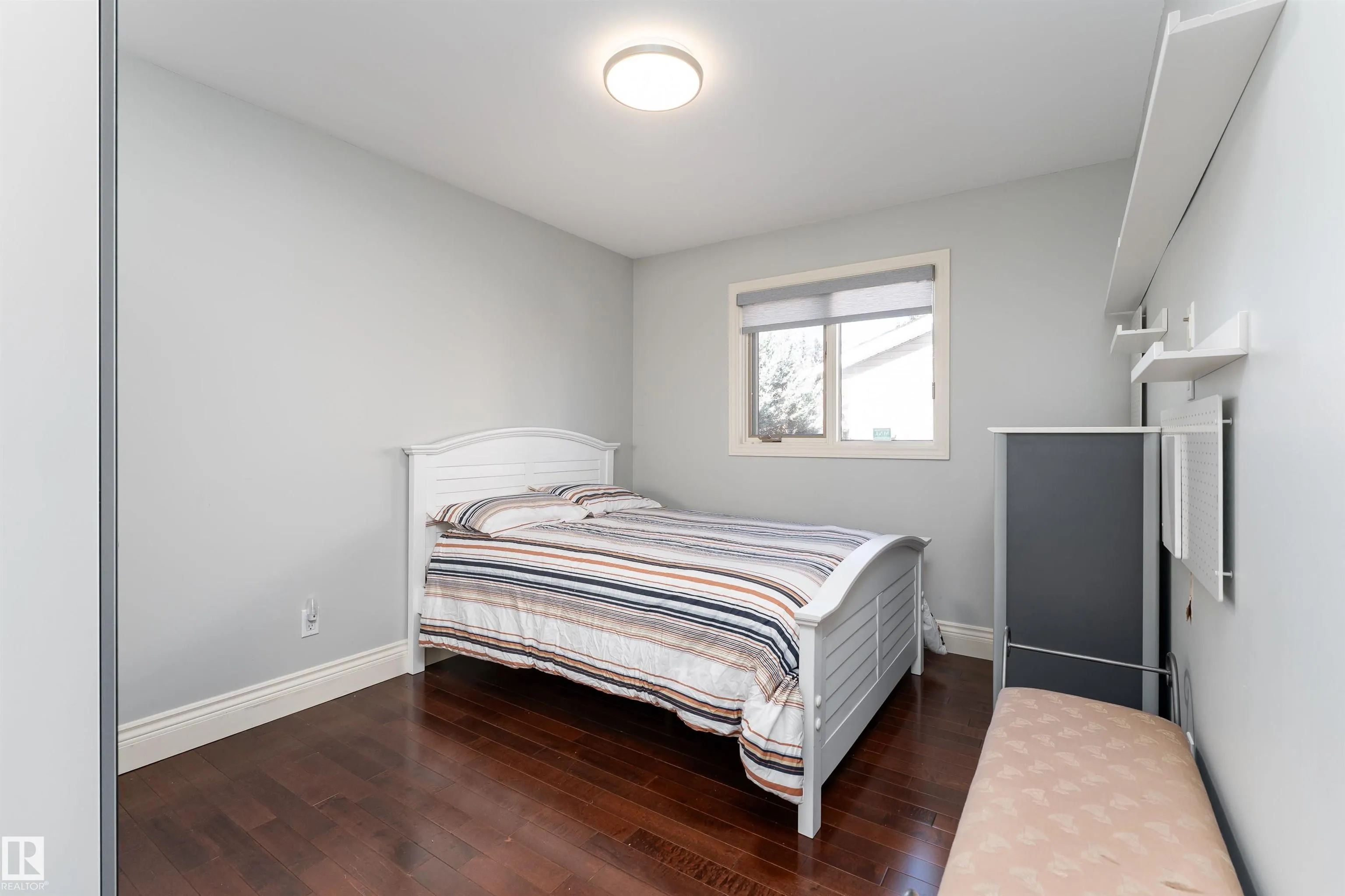 1 IRONGATE Place