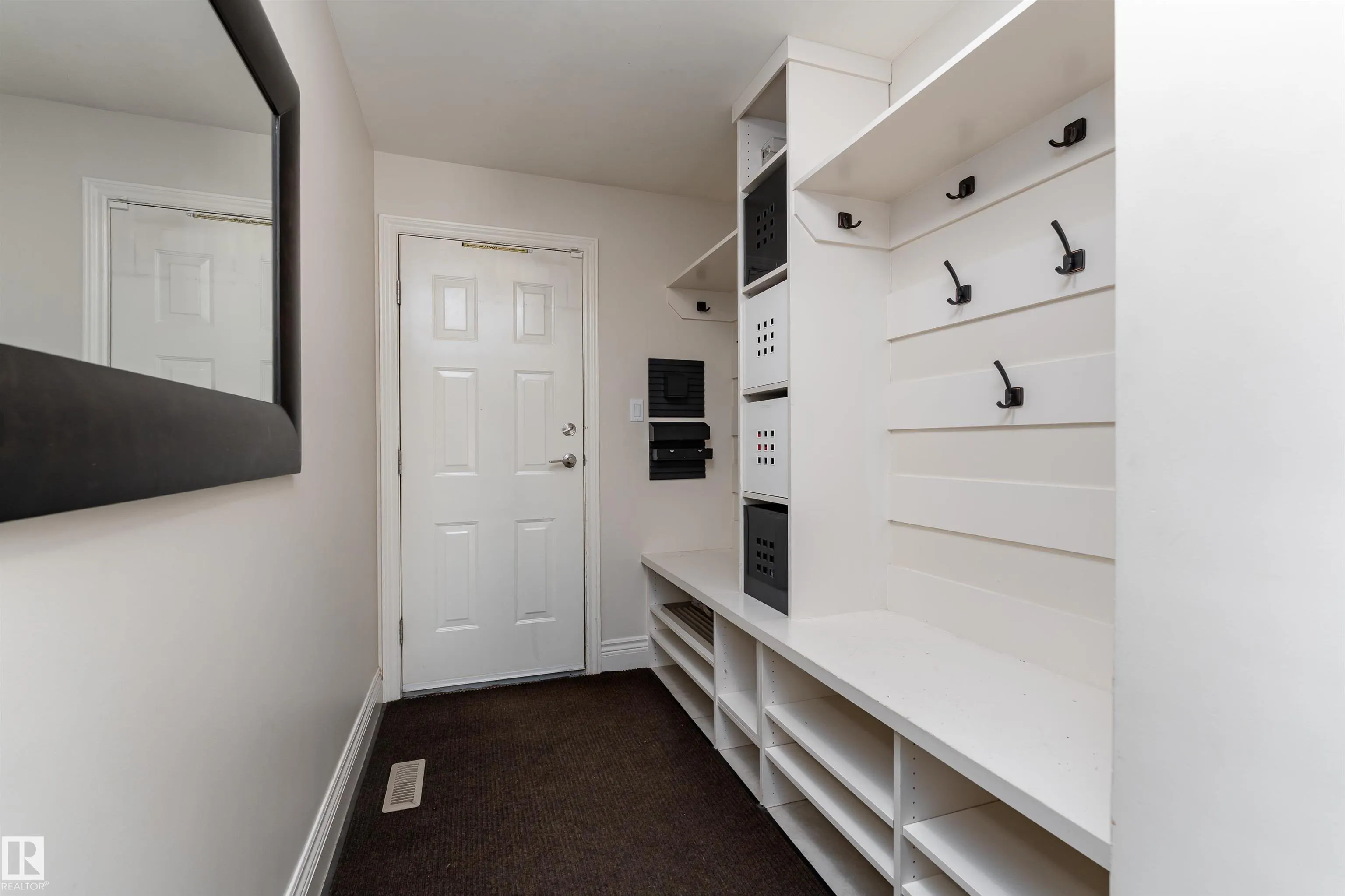 1 IRONGATE Place