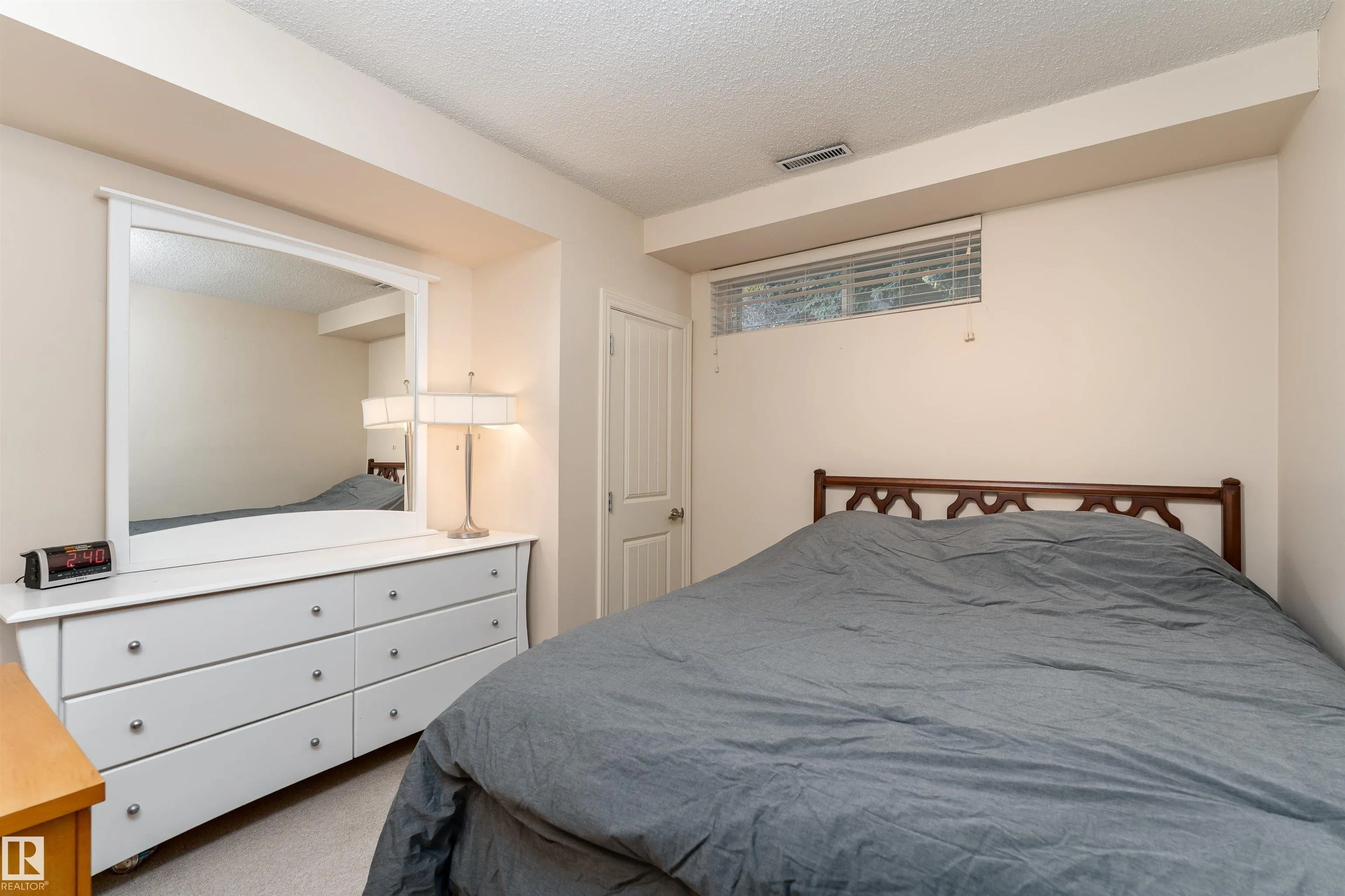 1 IRONGATE Place
