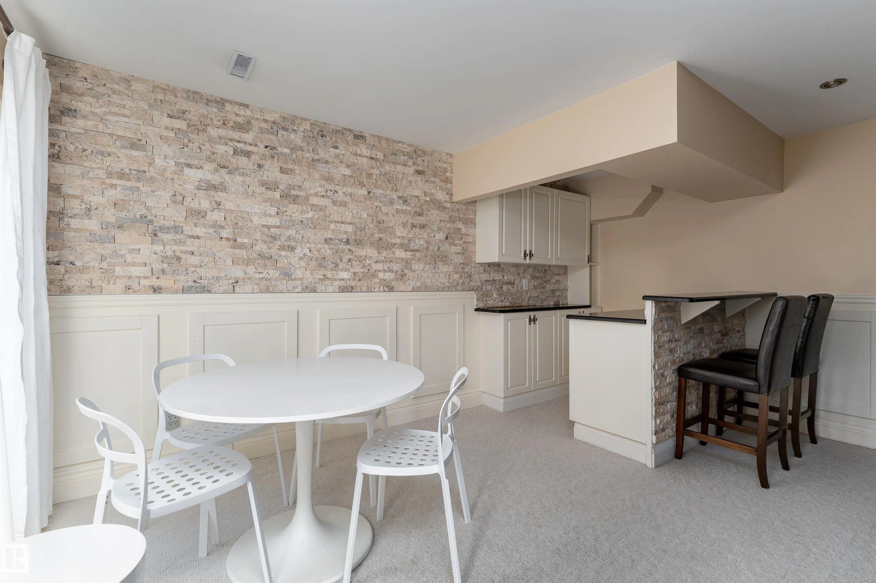 1 IRONGATE Place