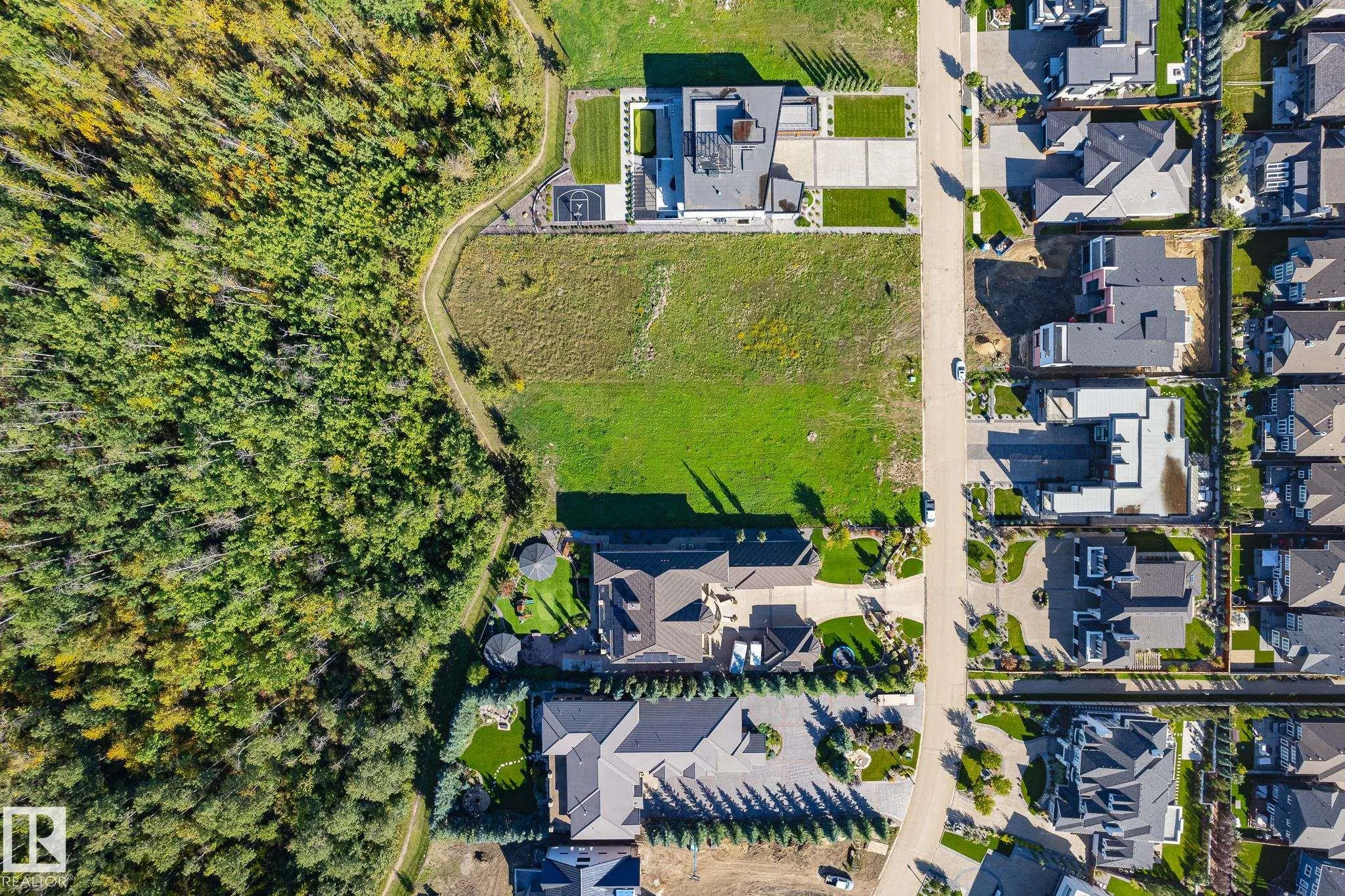 24 WINDERMERE Drive