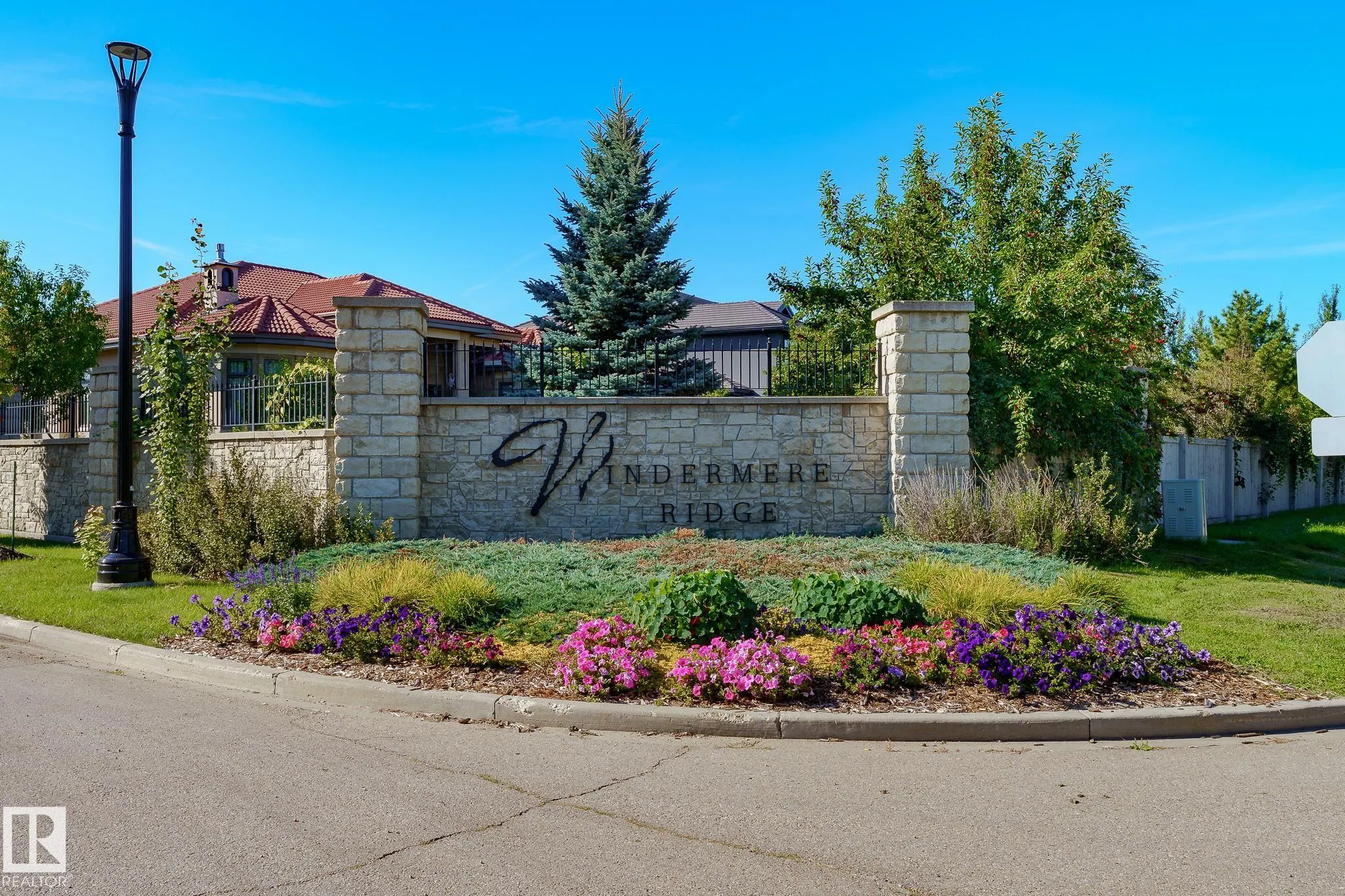 24 WINDERMERE Drive