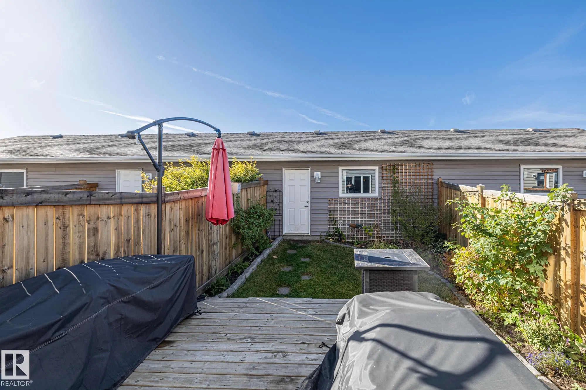 7358 EDGEMONT Way