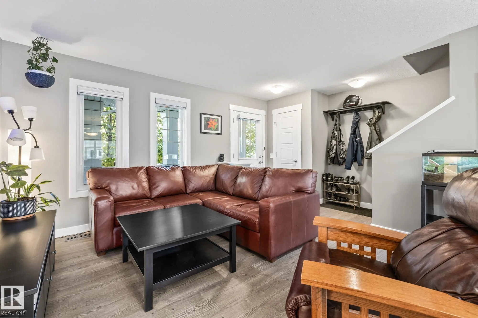 7358 EDGEMONT Way