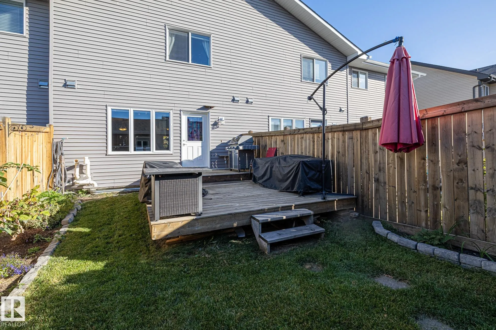 7358 EDGEMONT Way
