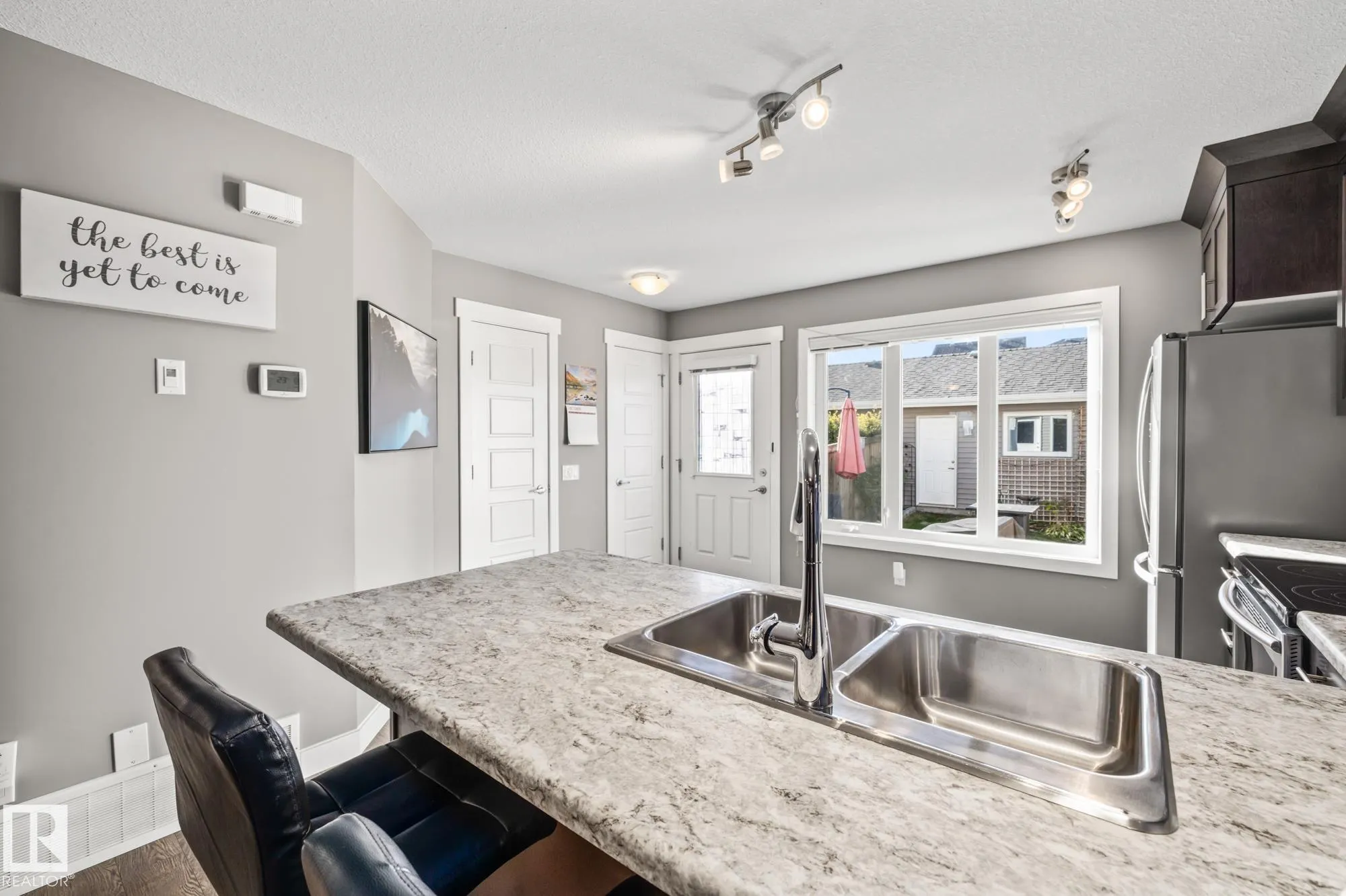 7358 EDGEMONT Way