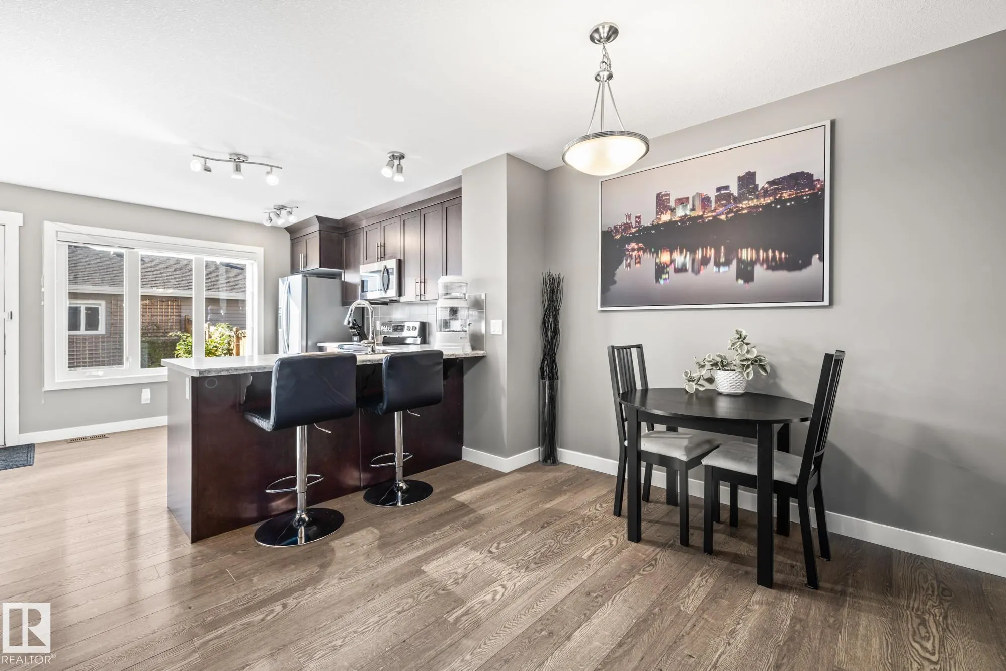 7358 EDGEMONT Way