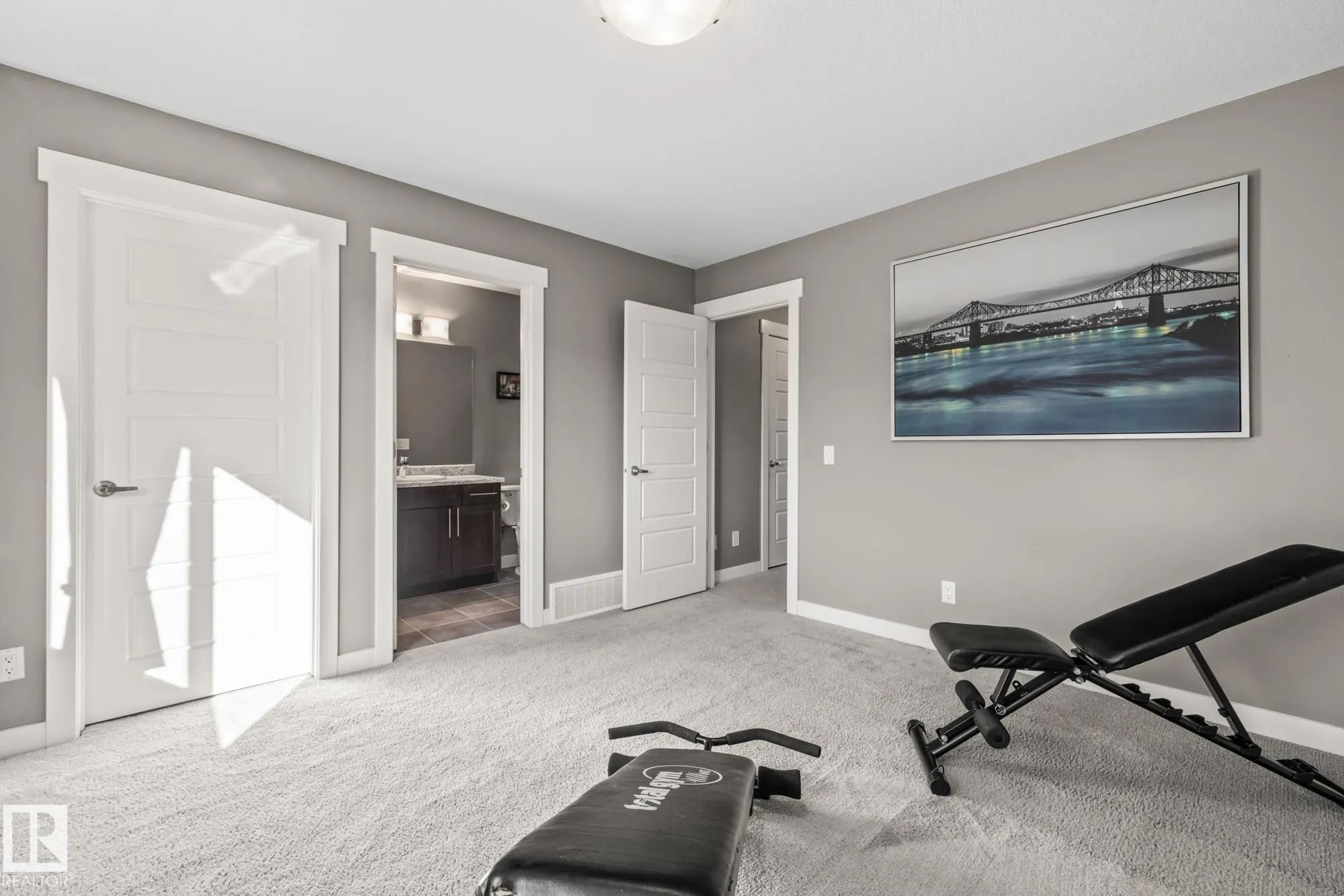 7358 EDGEMONT Way