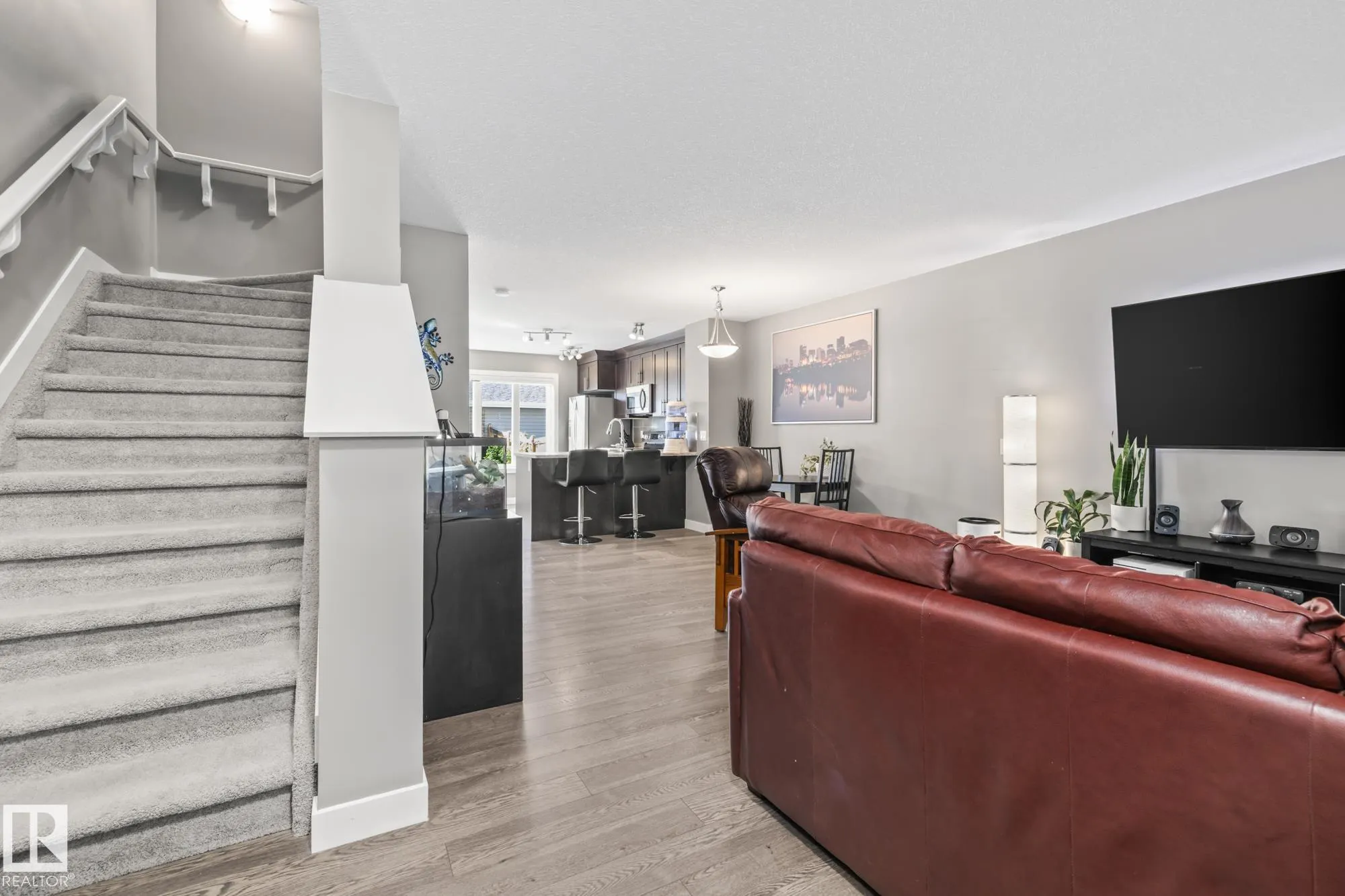 7358 EDGEMONT Way