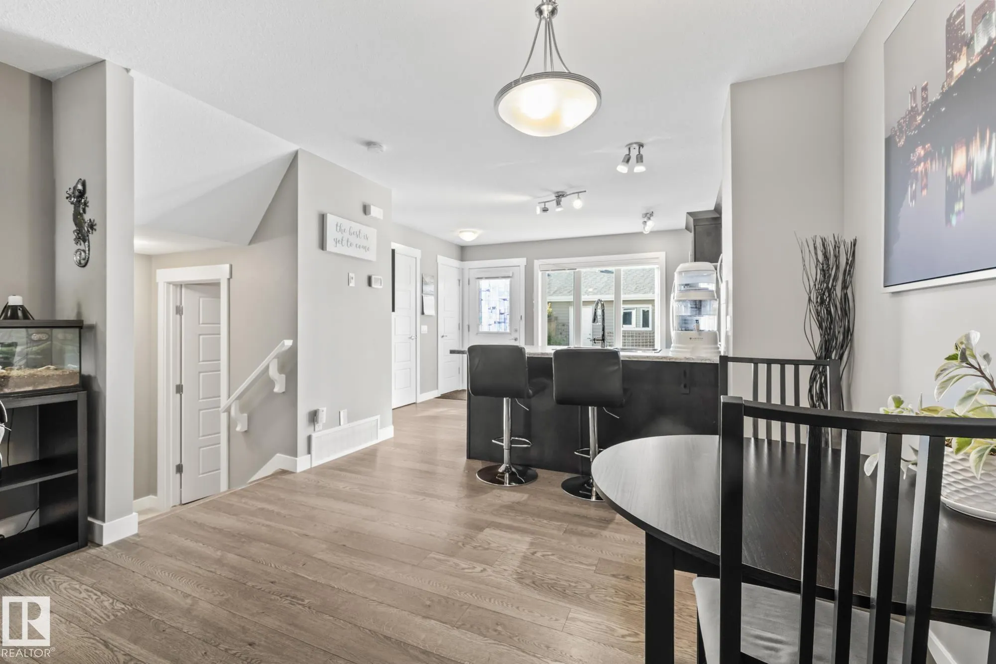 7358 EDGEMONT Way