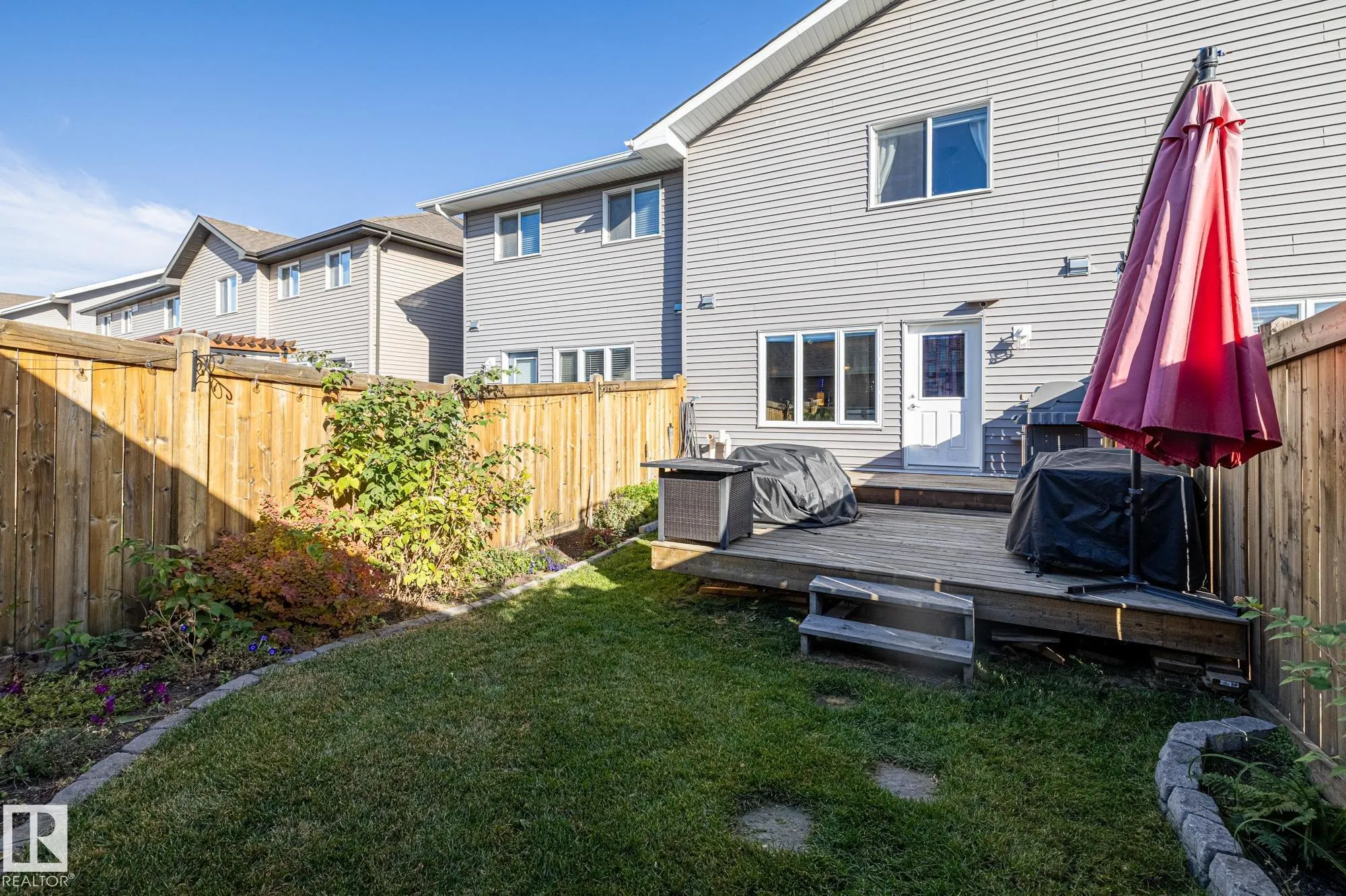 7358 EDGEMONT Way