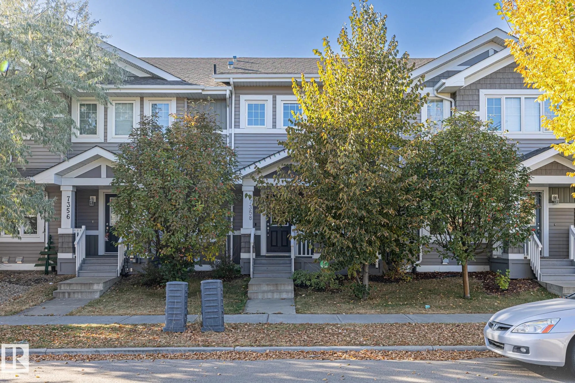 7358 EDGEMONT Way