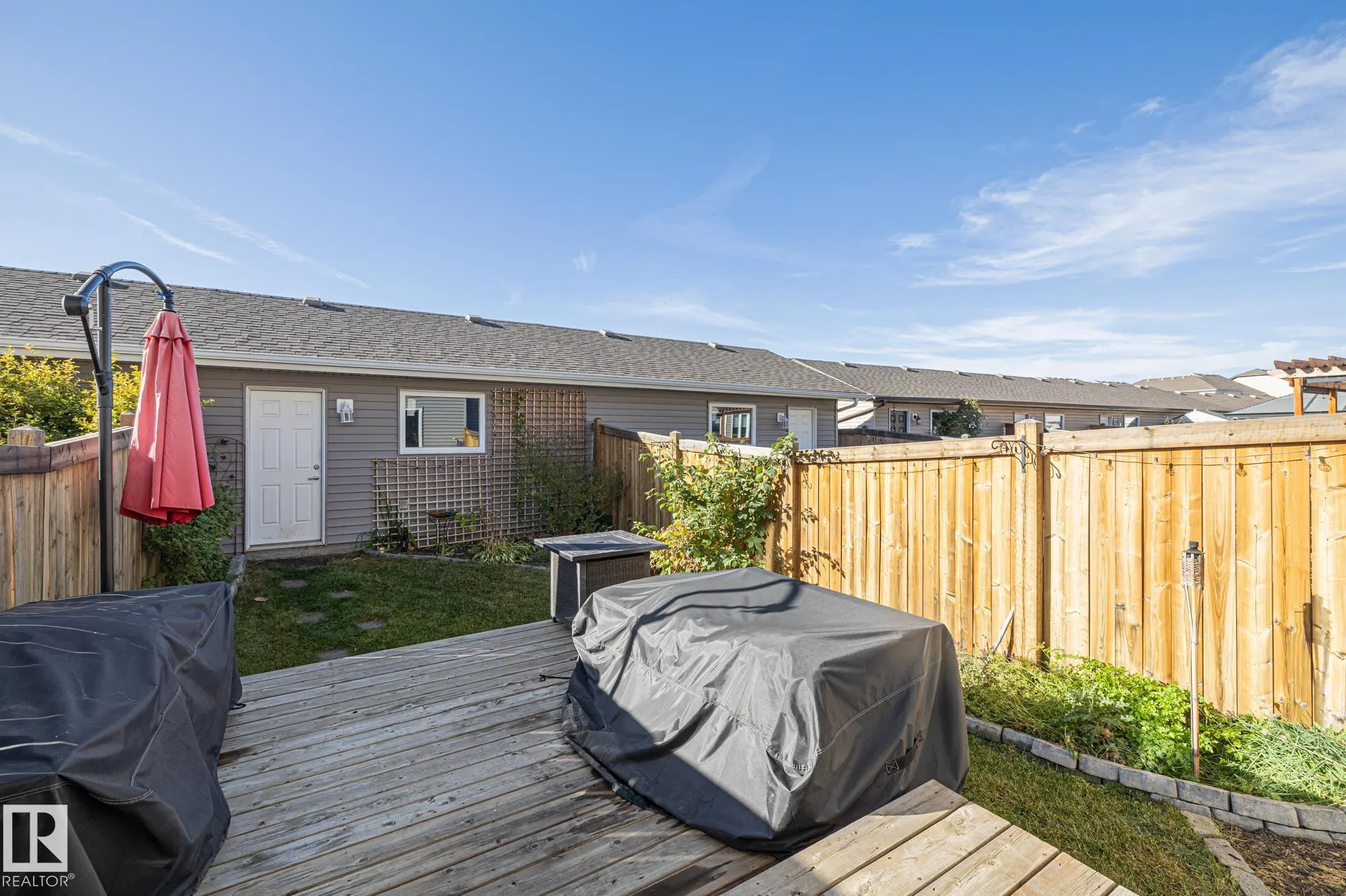 7358 EDGEMONT Way